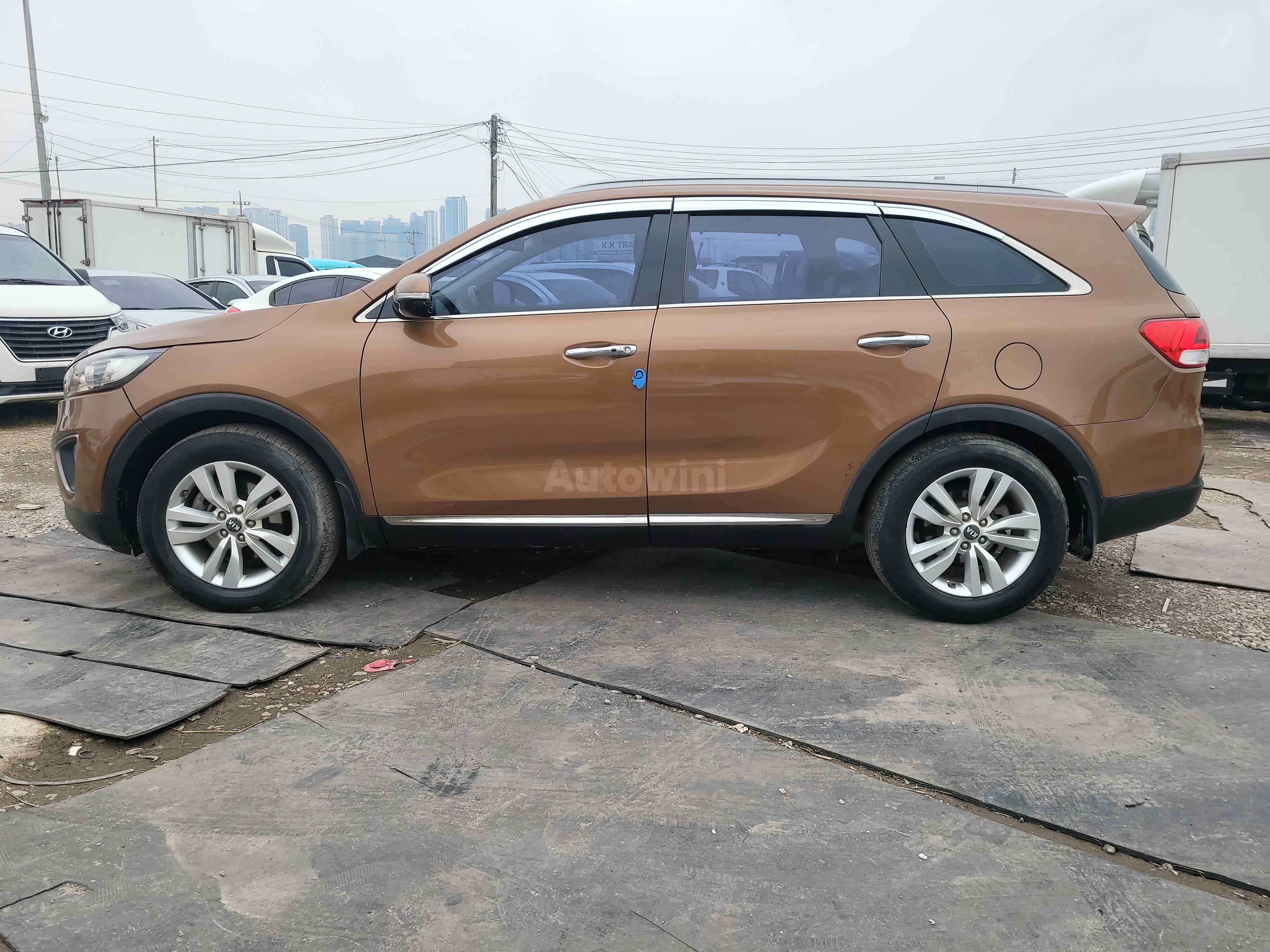2015 KIA SORENTO VIN: KNAPS81ABFA027854