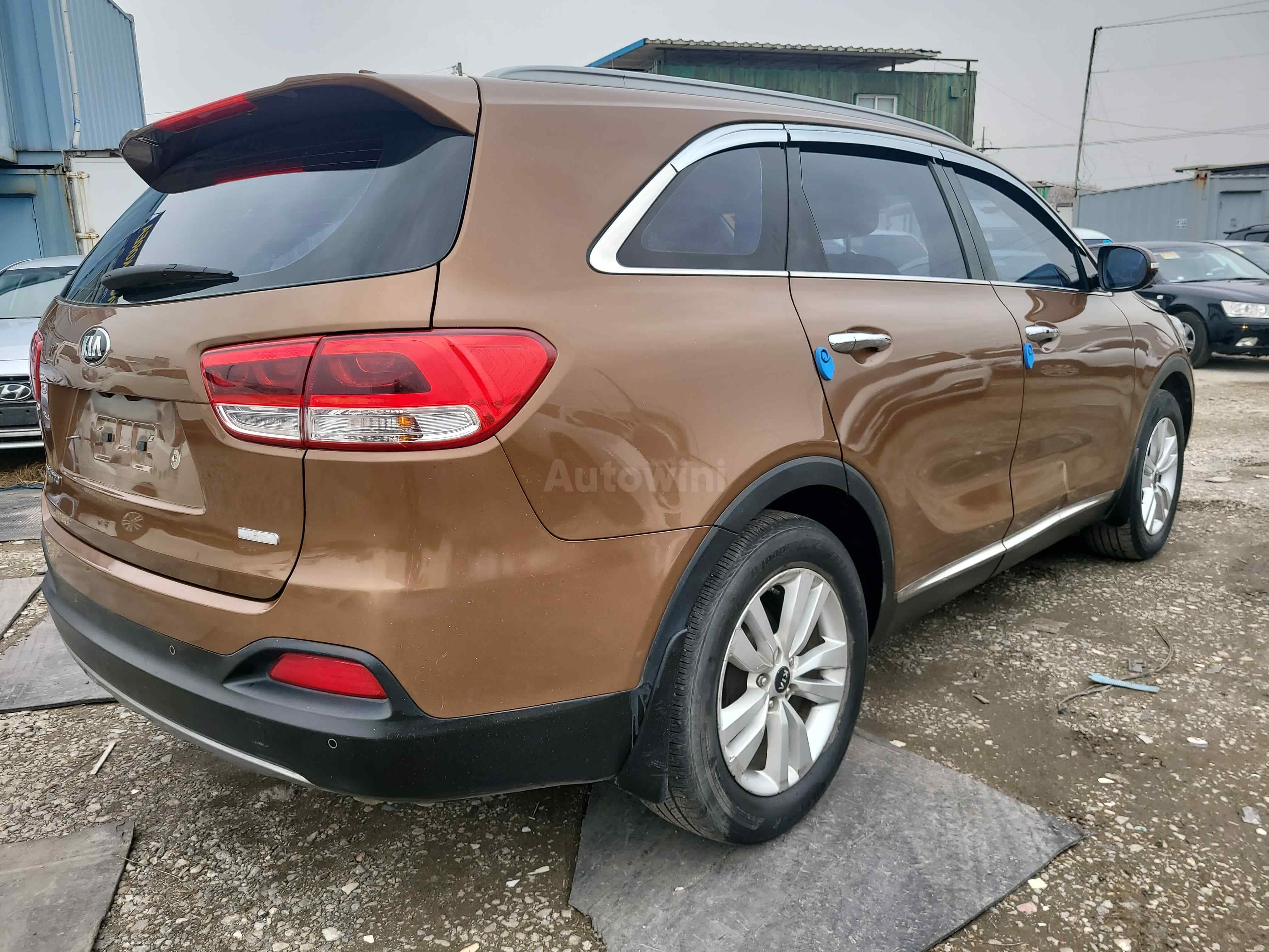 2015 KIA SORENTO VIN: KNAPS81ABFA027854