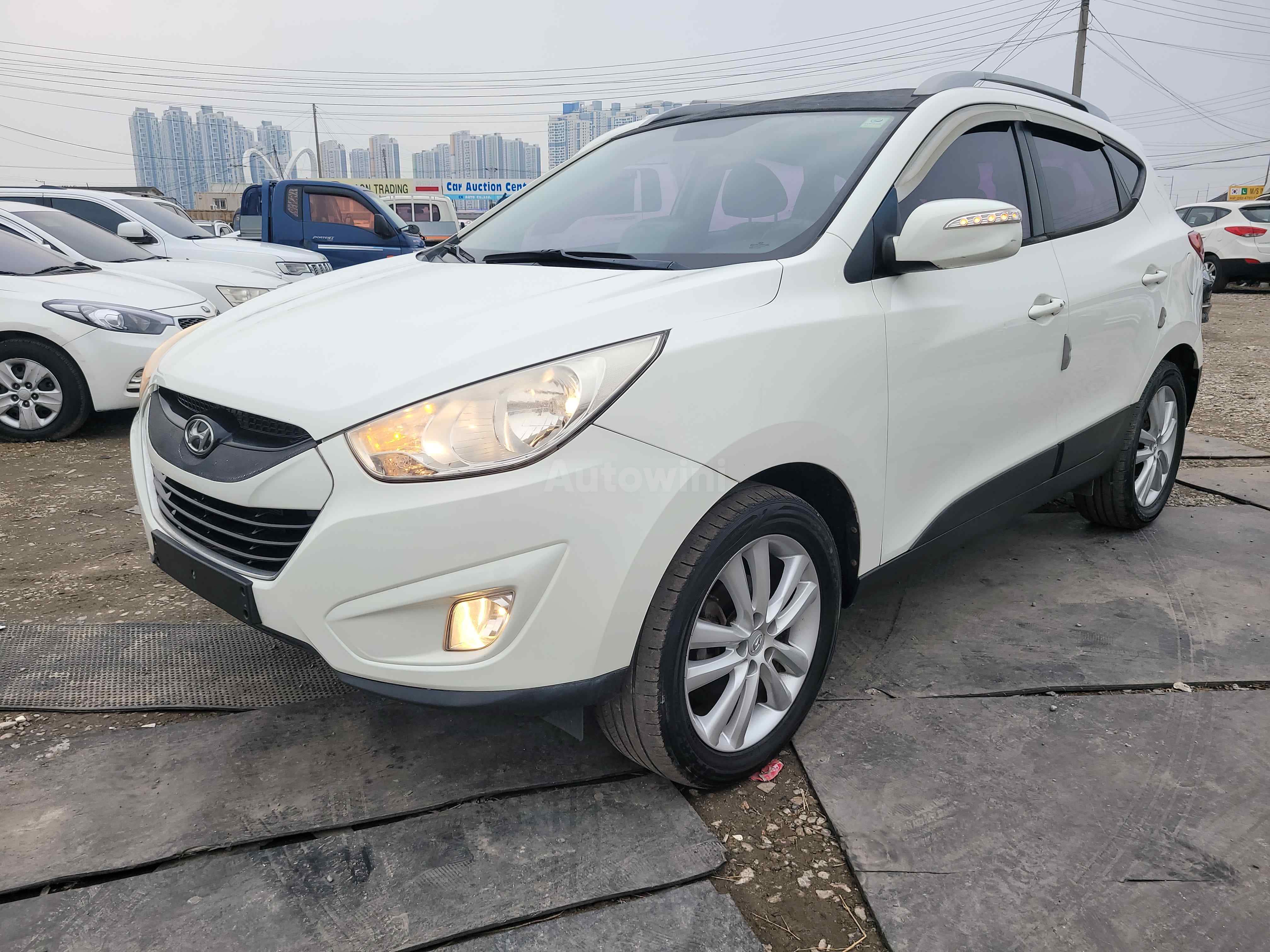 2010 HYUNDAI TUCSON VIN: KMHJU81VBAU089752