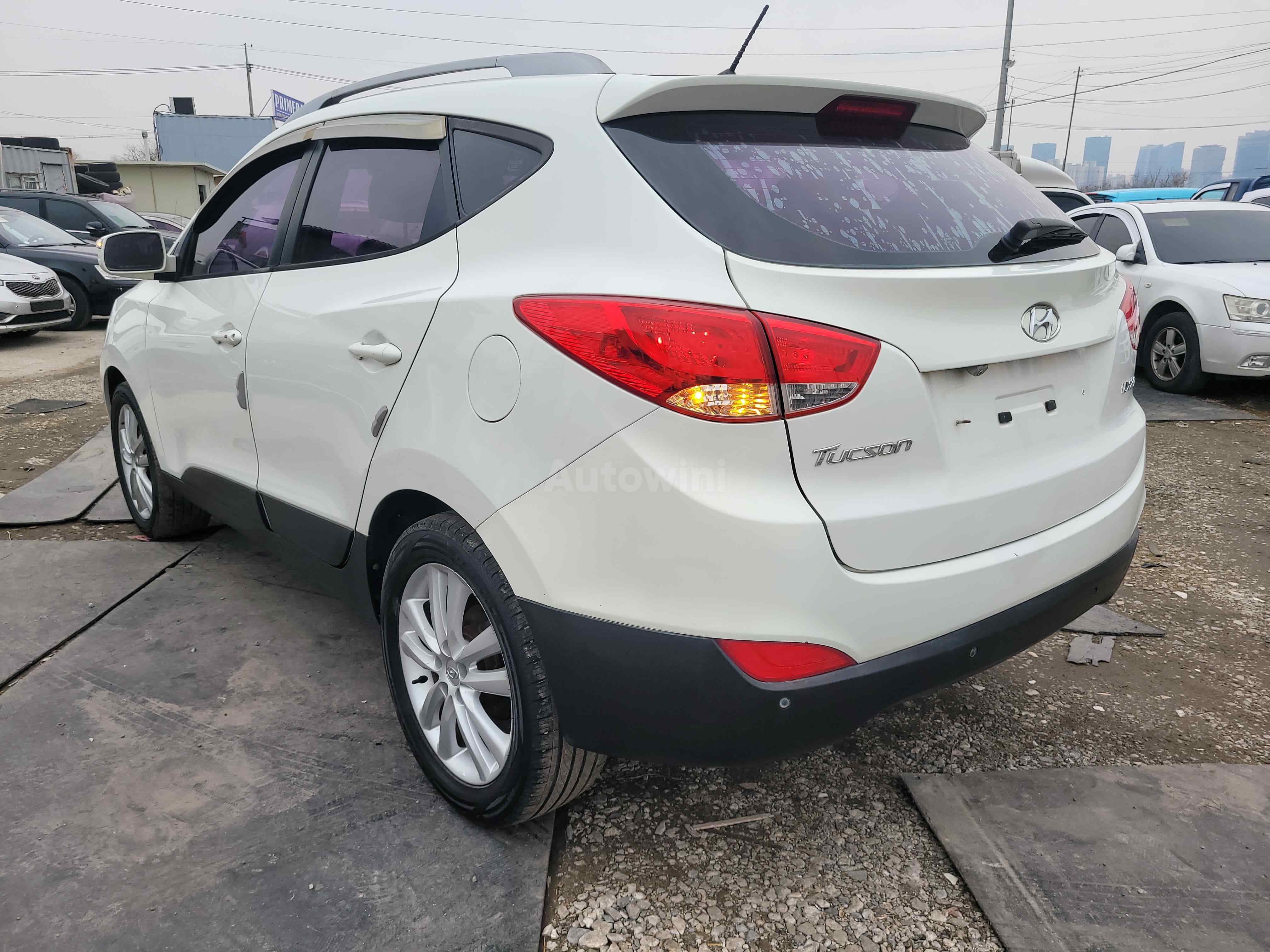 2010 HYUNDAI TUCSON VIN: KMHJU81VBAU089752