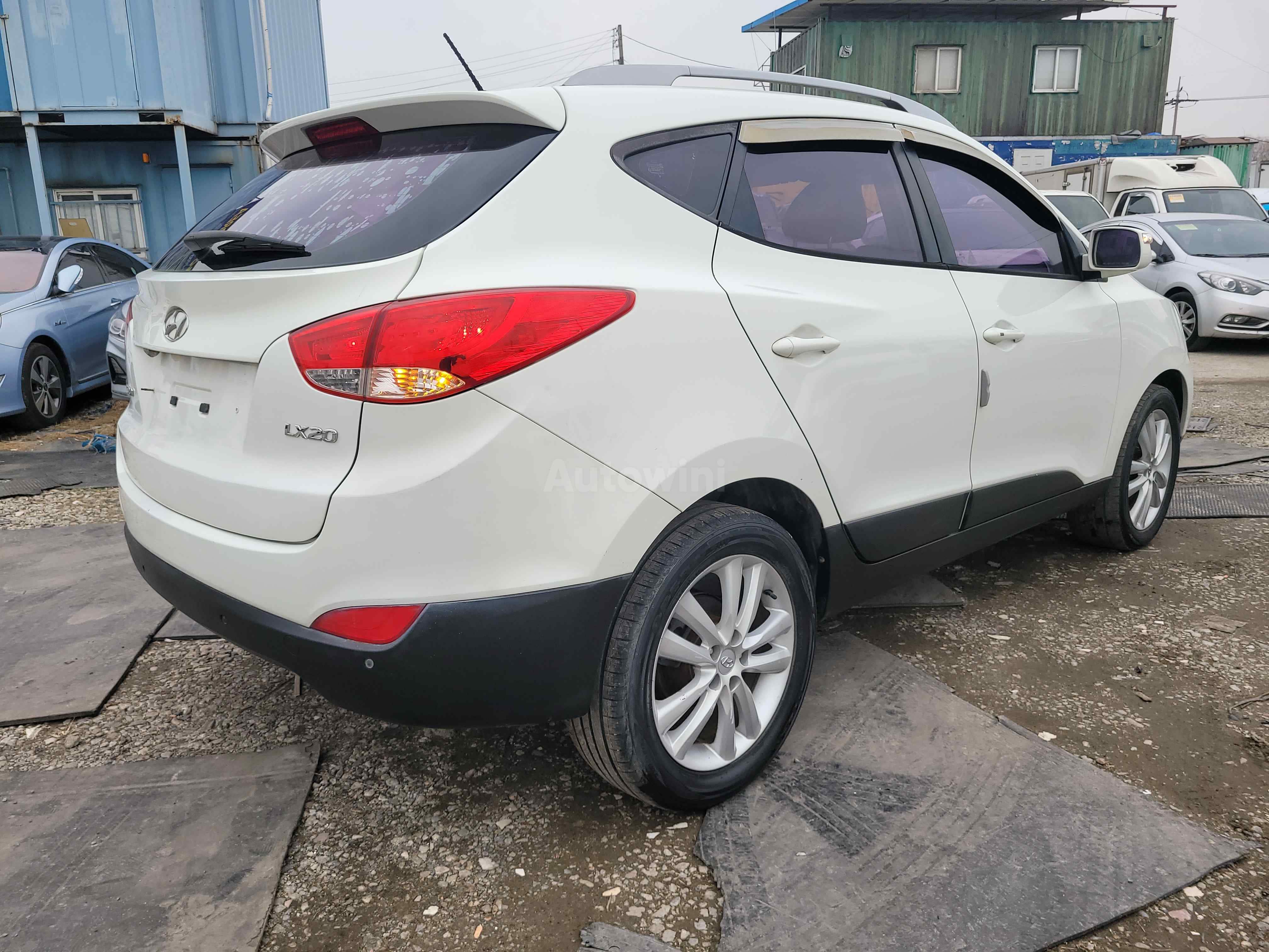 2010 HYUNDAI TUCSON VIN: KMHJU81VBAU089752