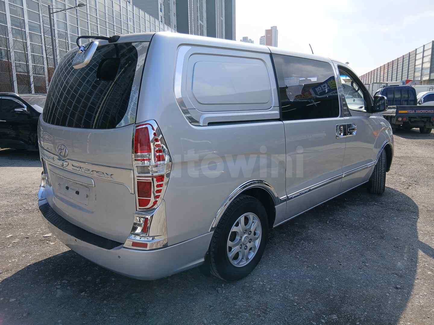 2008 HYUNDAI STAREX VIN: KMFWBH7JP8U075102
