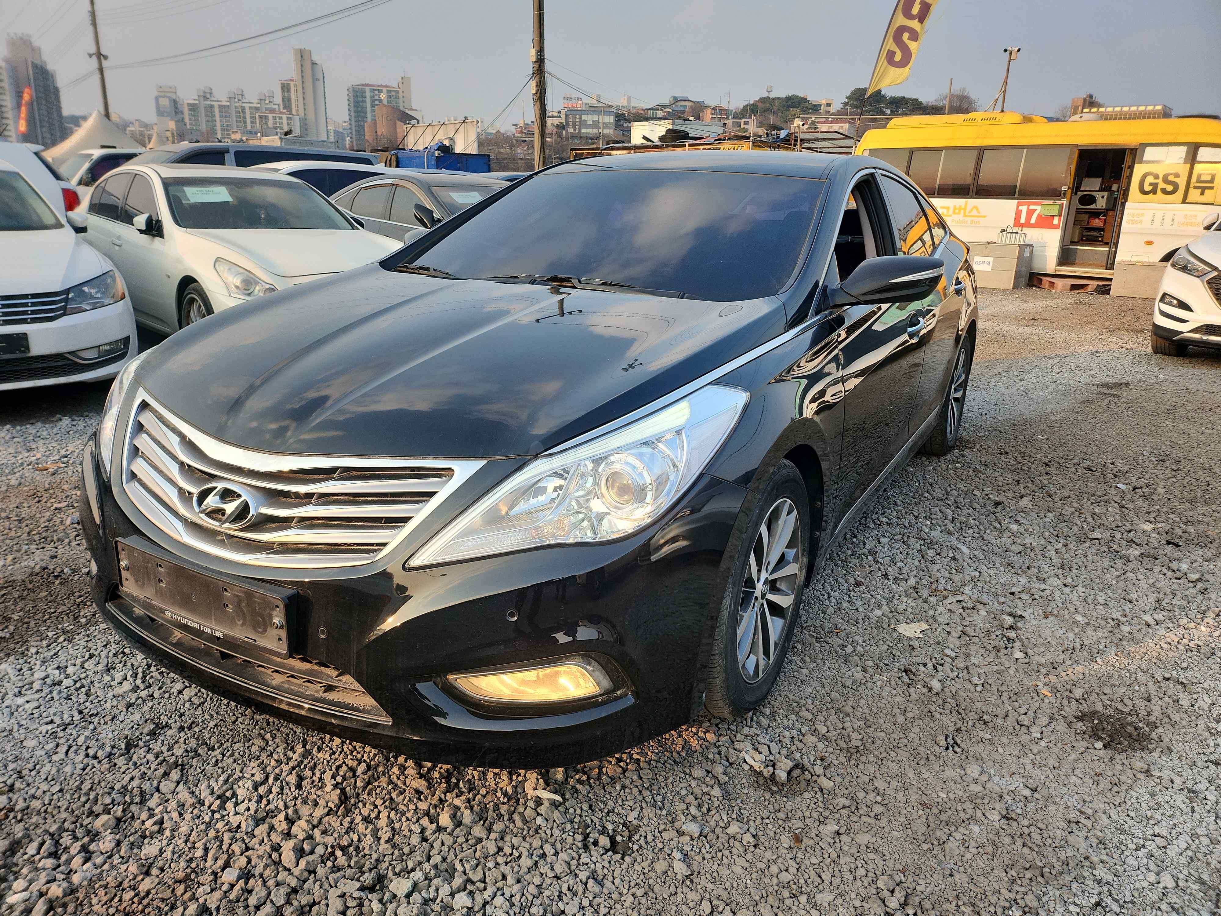 2012 HYUNDAI GRANDEUR VIN: KMHFF41CBCA134266