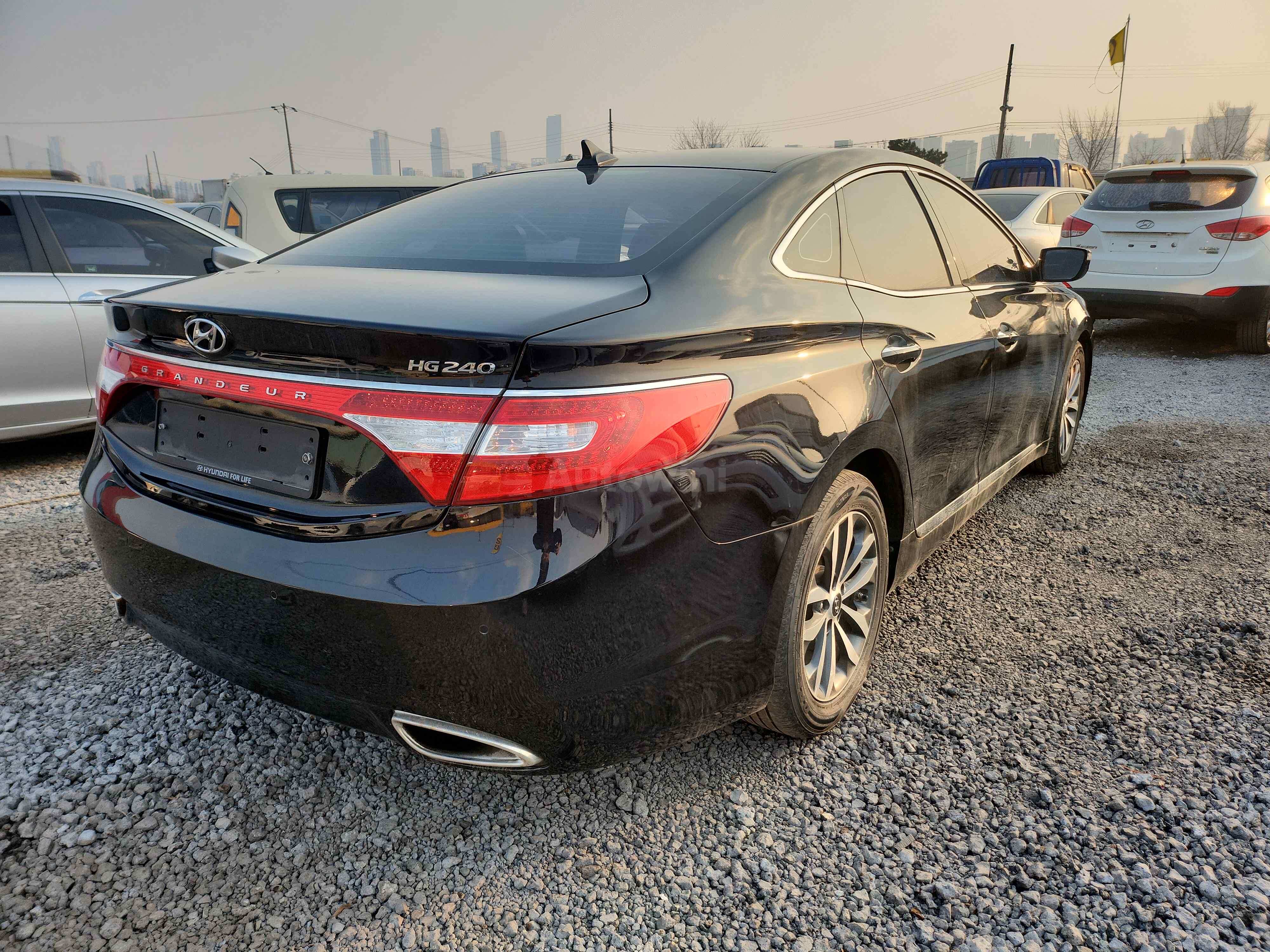 2012 HYUNDAI GRANDEUR VIN: KMHFF41CBCA134266