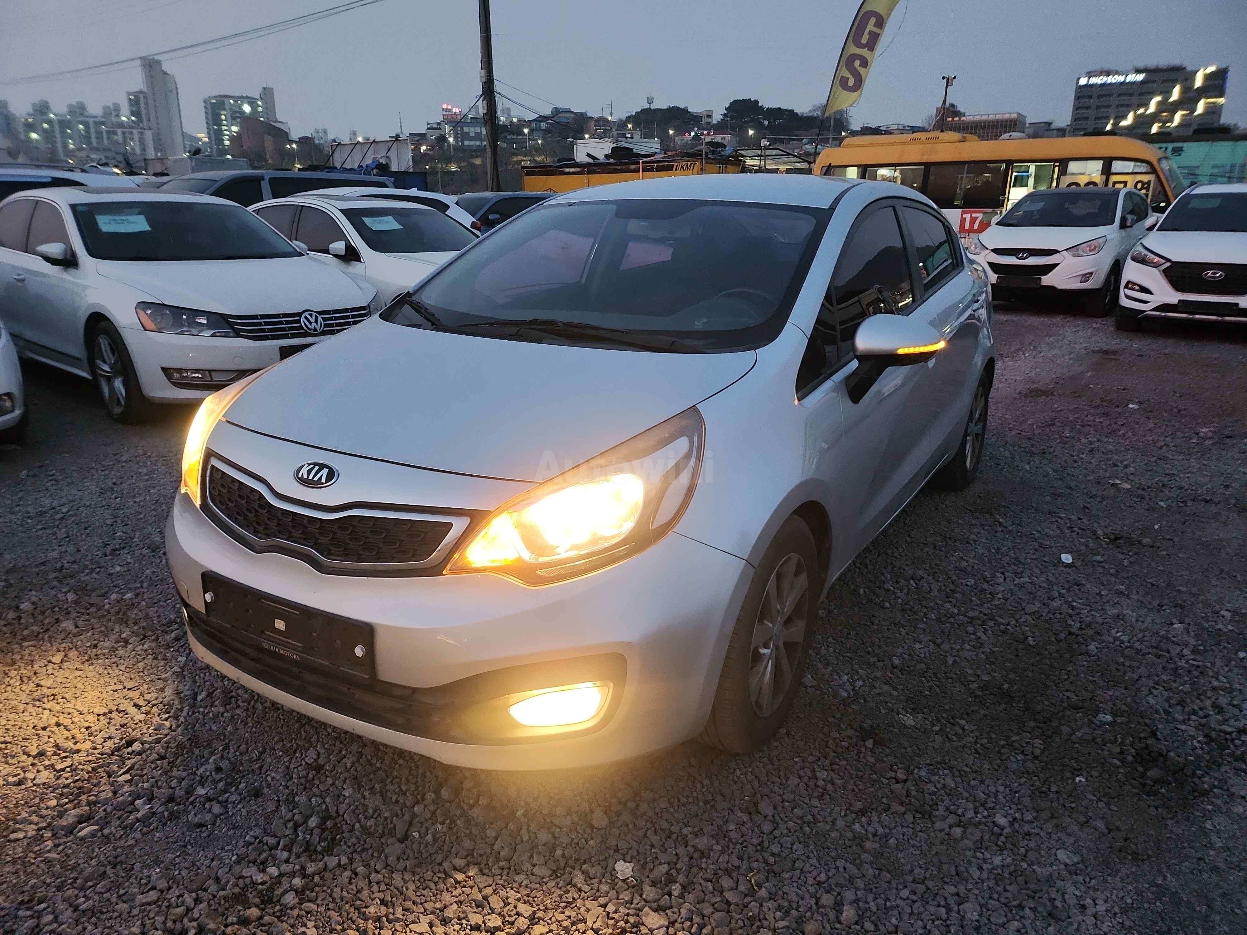 2014 KIA PRIDE VIN: KNADN413BES284933