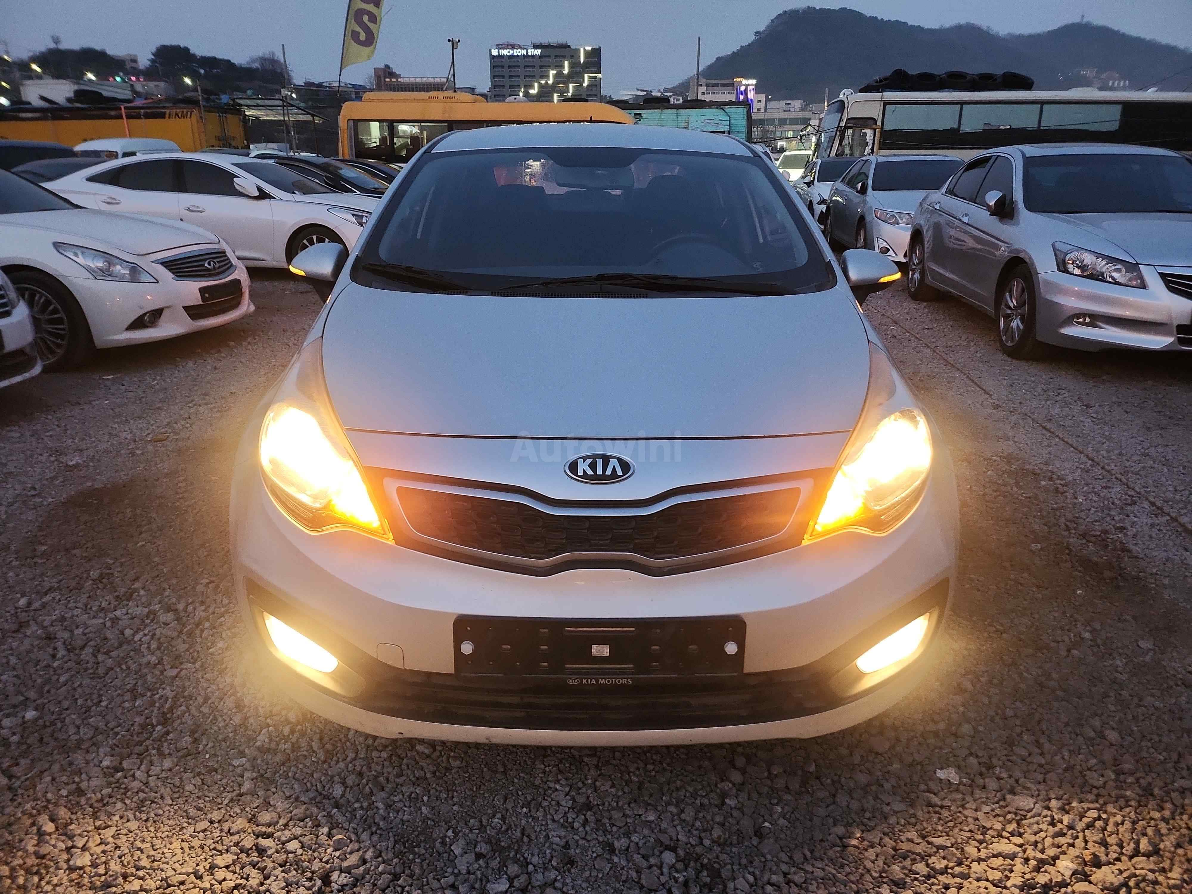 2014 KIA PRIDE VIN: KNADN413BES284933