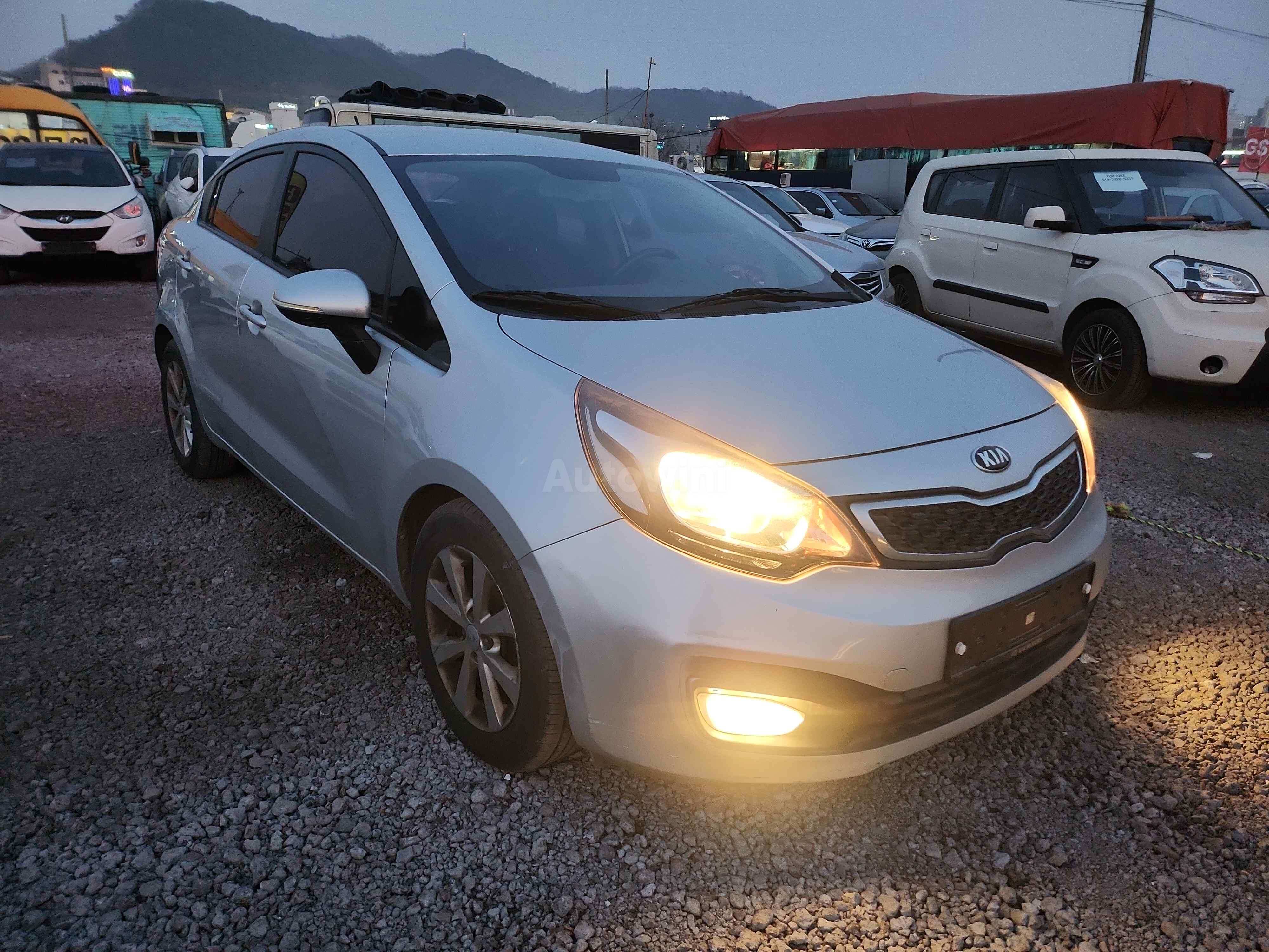 2014 KIA PRIDE VIN: KNADN413BES284933