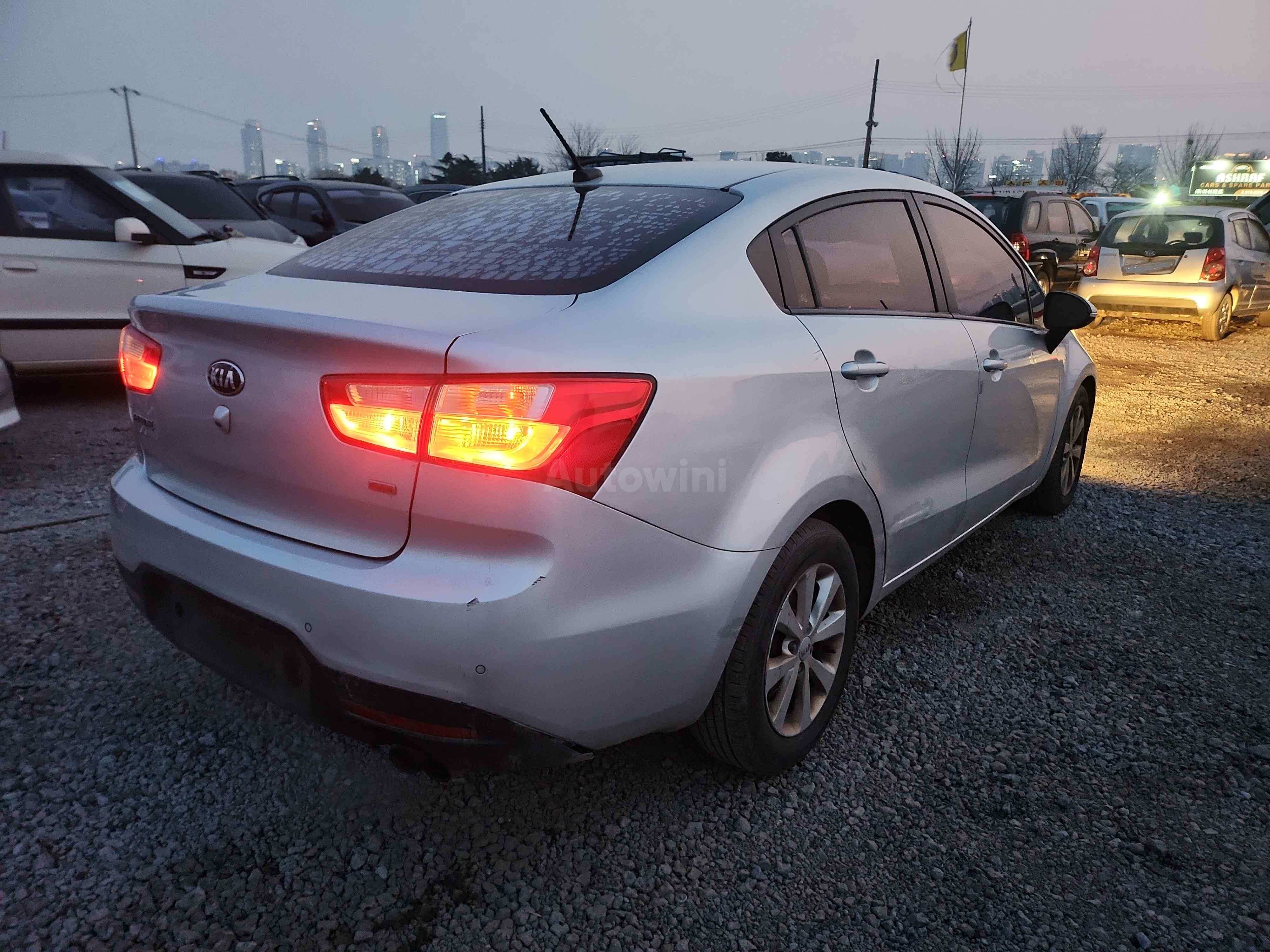 2014 KIA PRIDE VIN: KNADN413BES284933