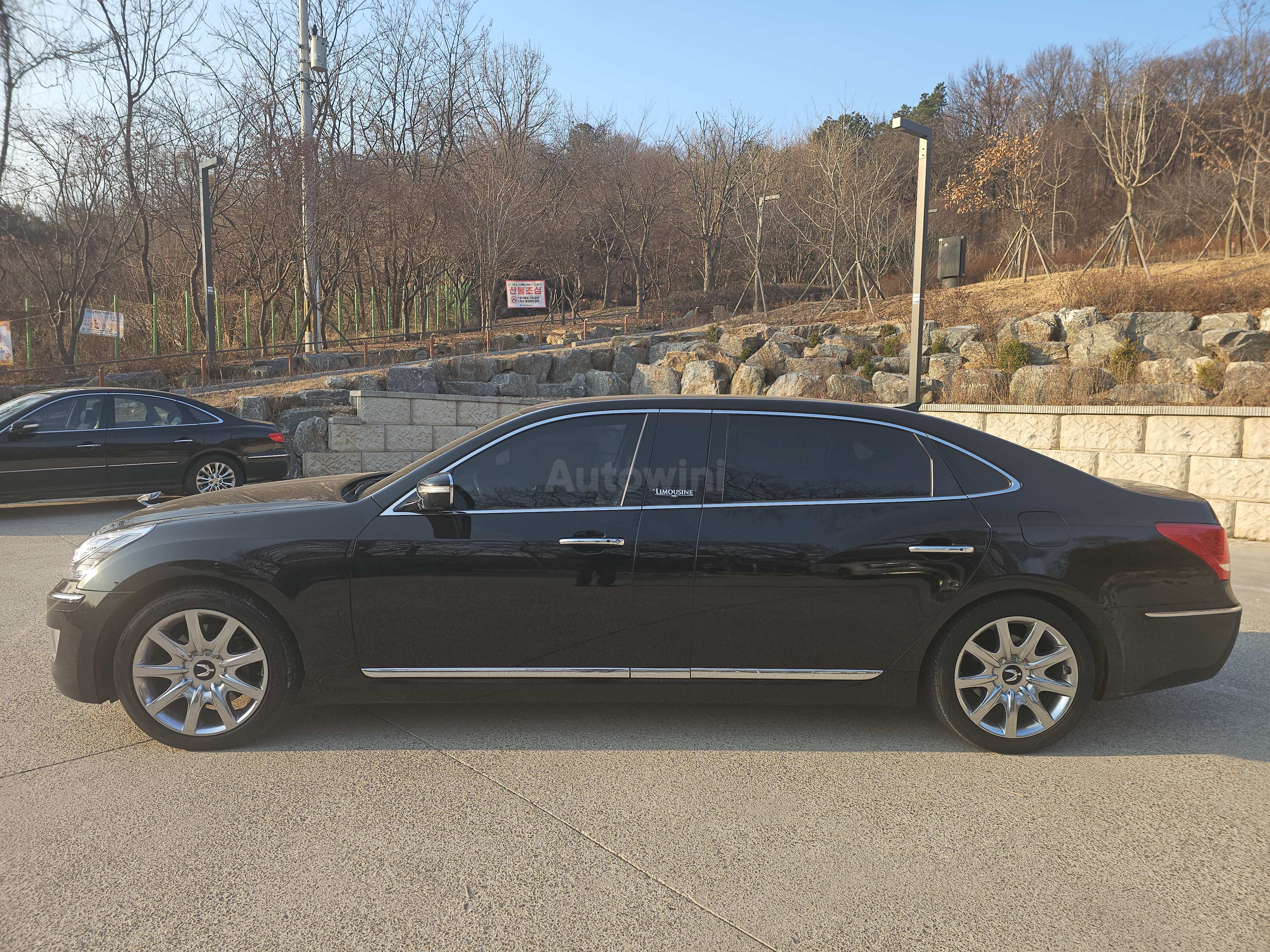 2010 HYUNDAI EQUUS VIN: KMHGK11GBAU012628