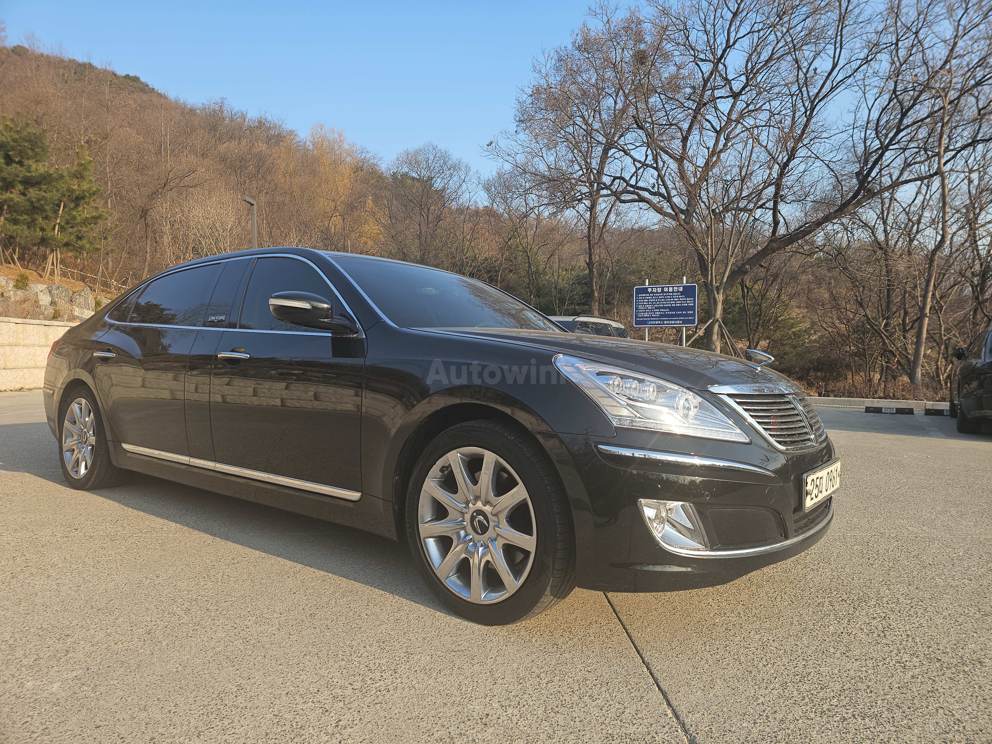 2010 HYUNDAI EQUUS VIN: KMHGK11GBAU012628