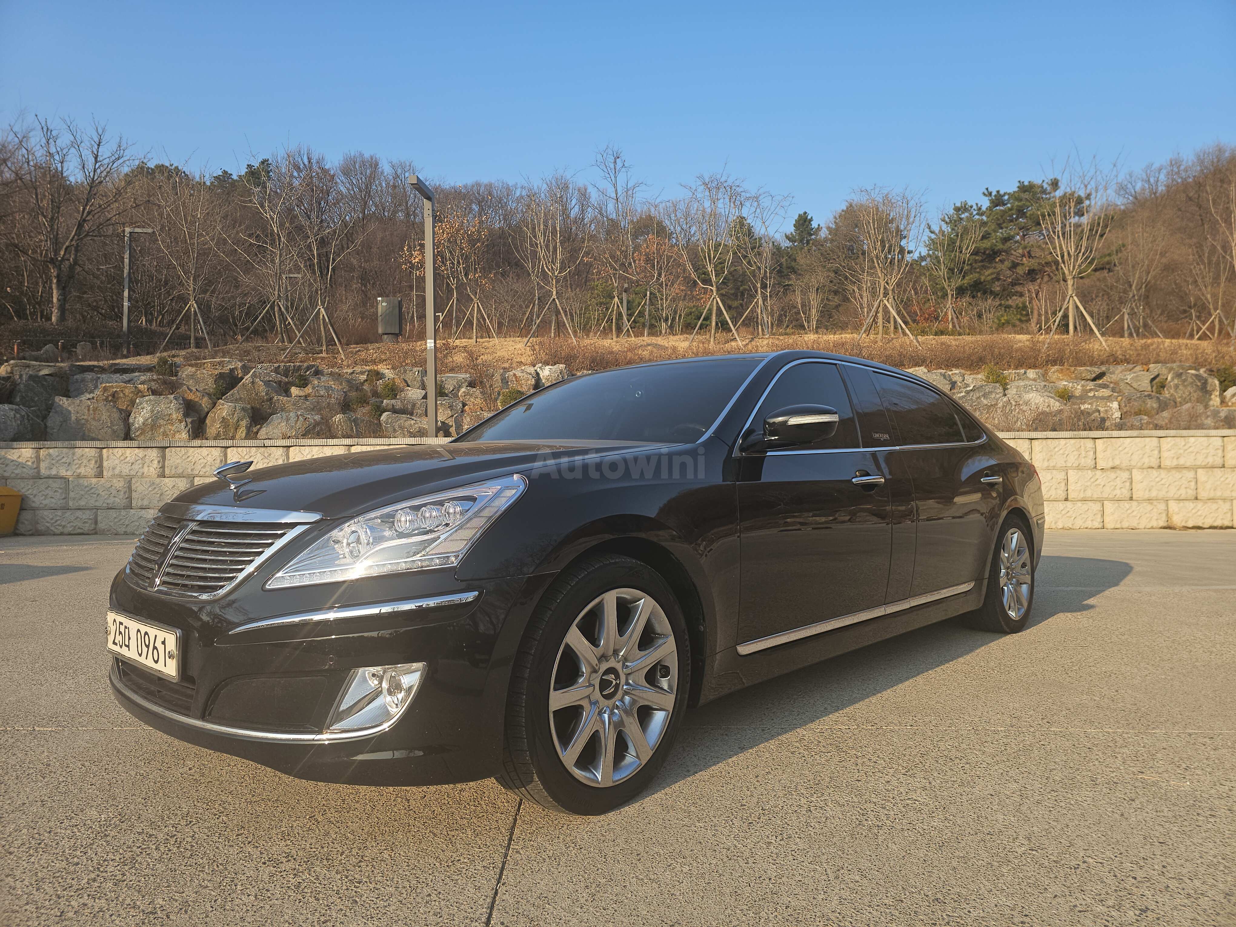 2010 HYUNDAI EQUUS VIN: KMHGK11GBAU012628