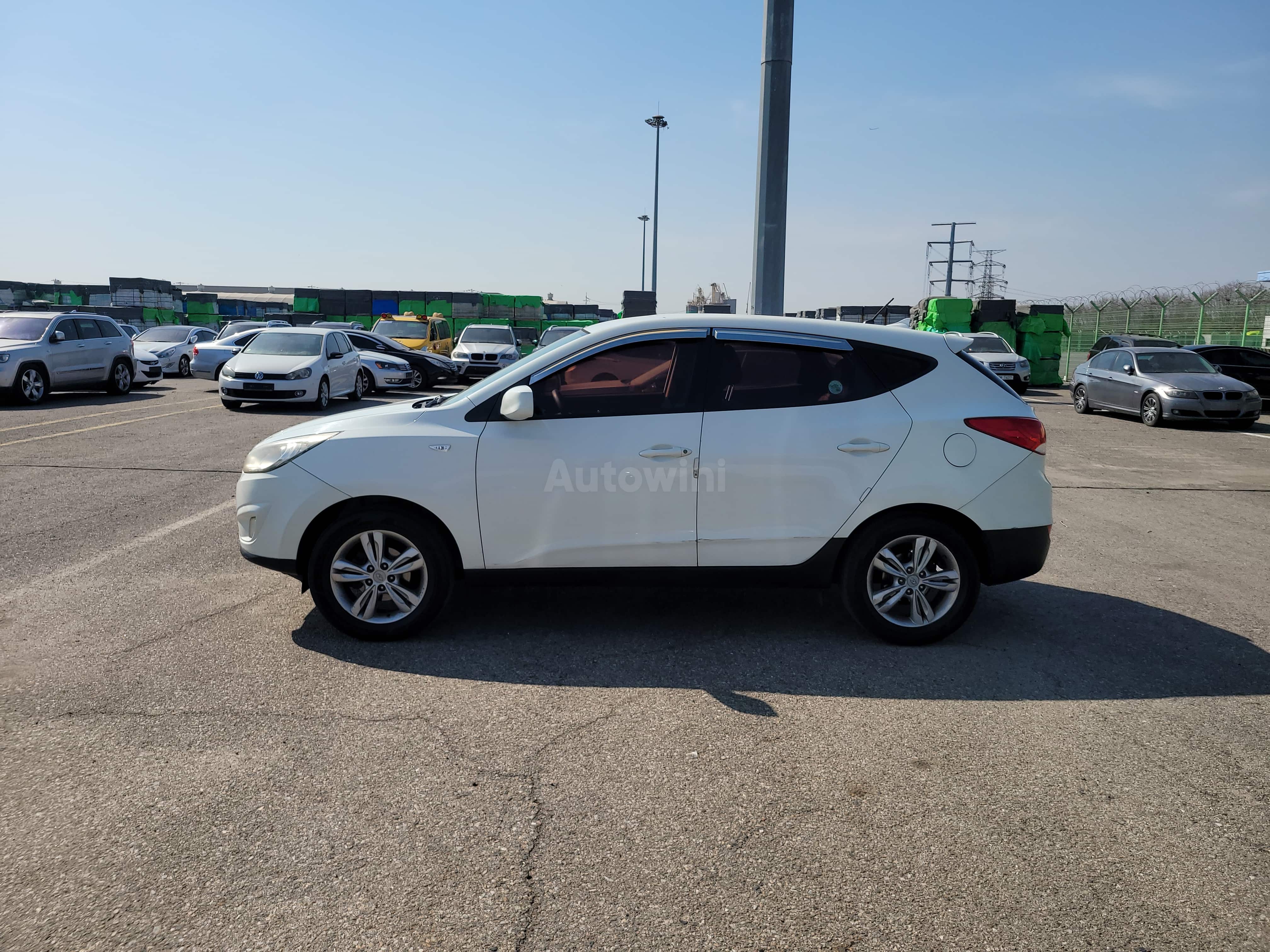 2011 HYUNDAI TUCSON VIN: KMHJT81VBBU233648