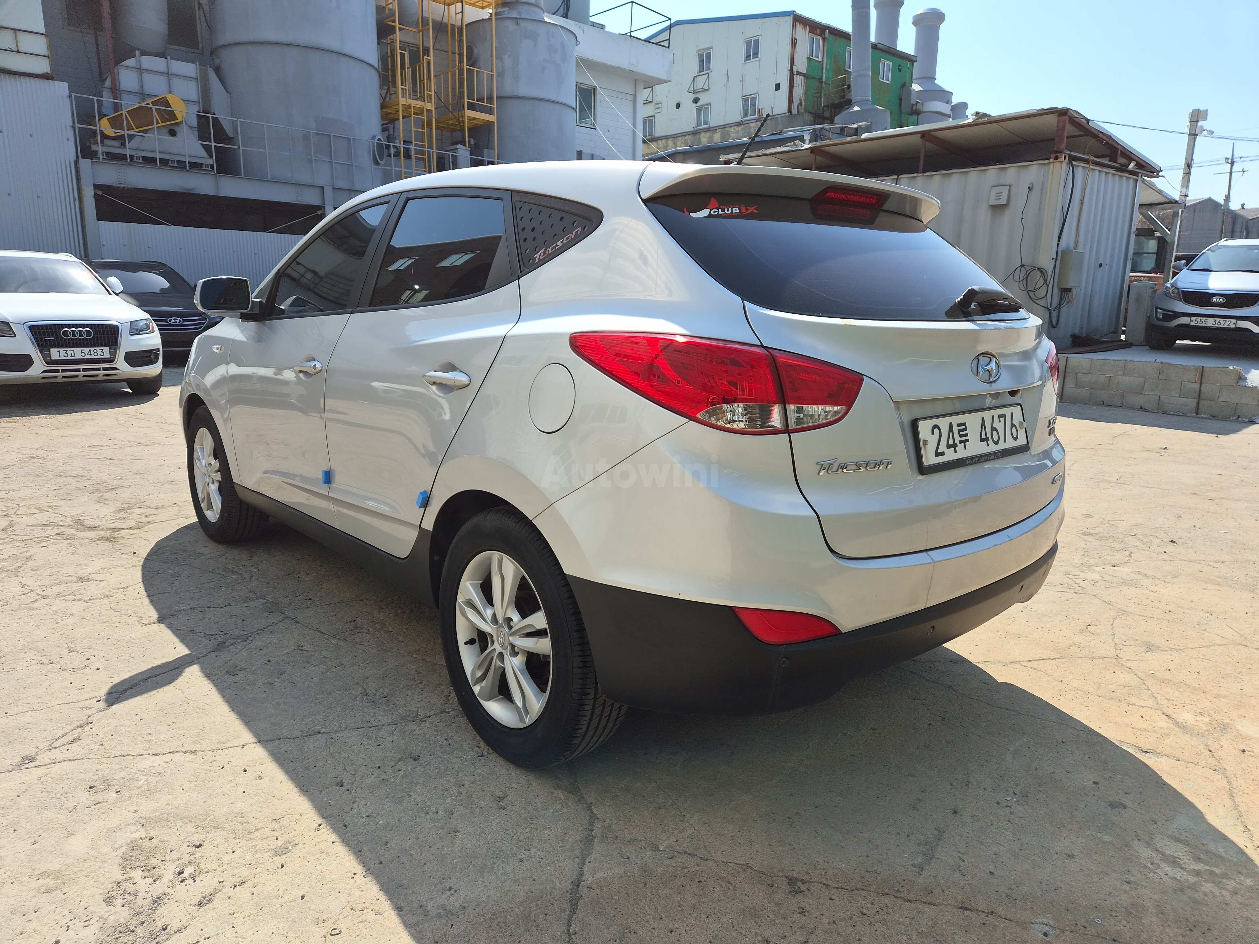 2012 HYUNDAI TUCSON VIN: KMHJT81VDCU517828