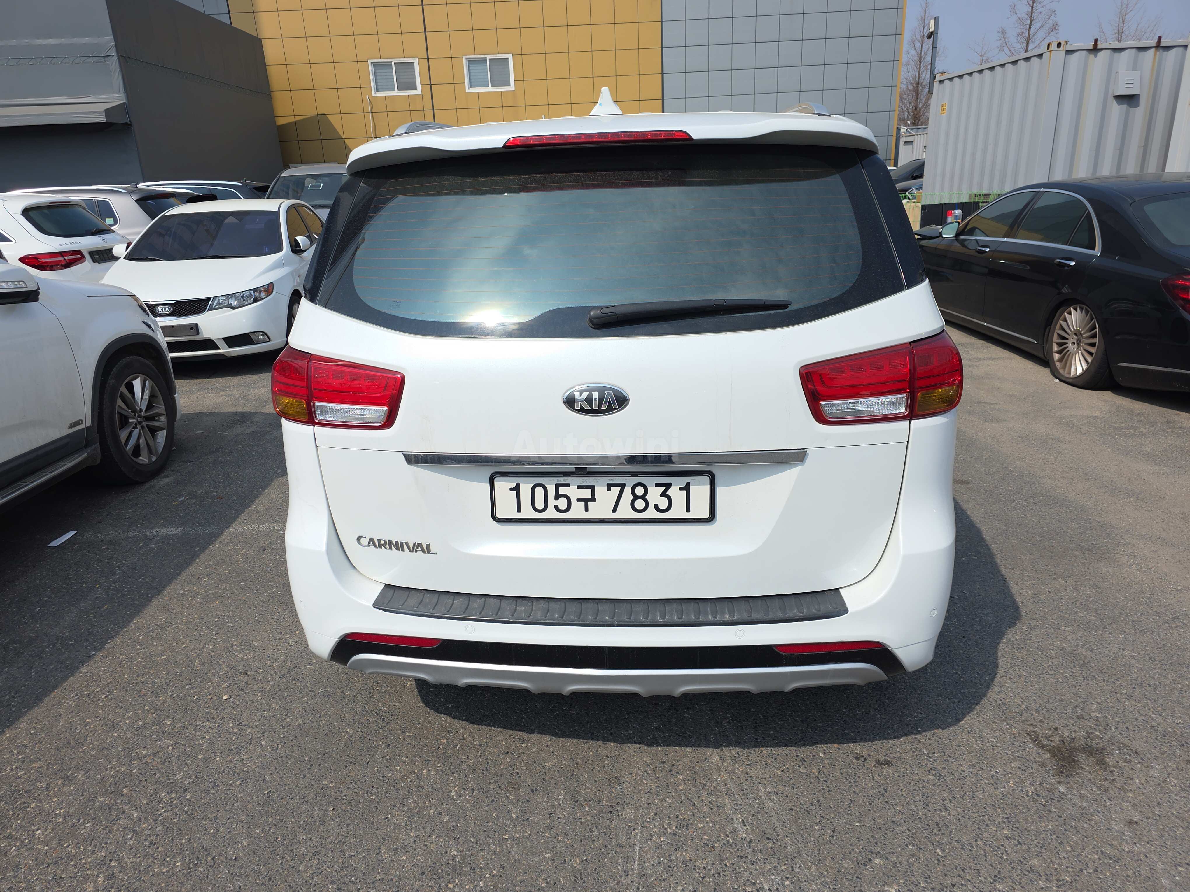 2016 KIA CARNIVAL VIN: KNAMB81ABGS214021