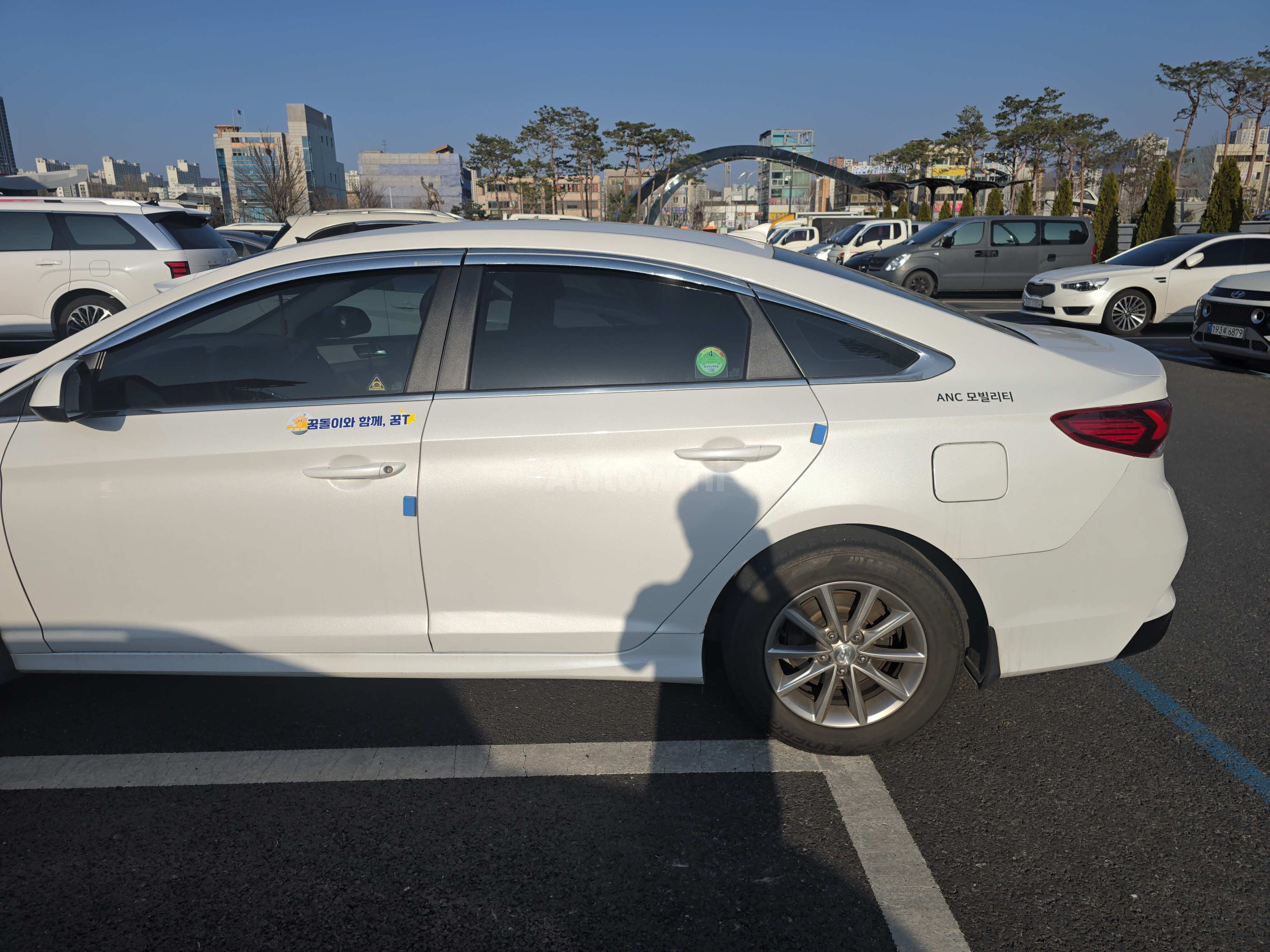 2019 HYUNDAI SONATA VIN: KMHE341DBKA514933