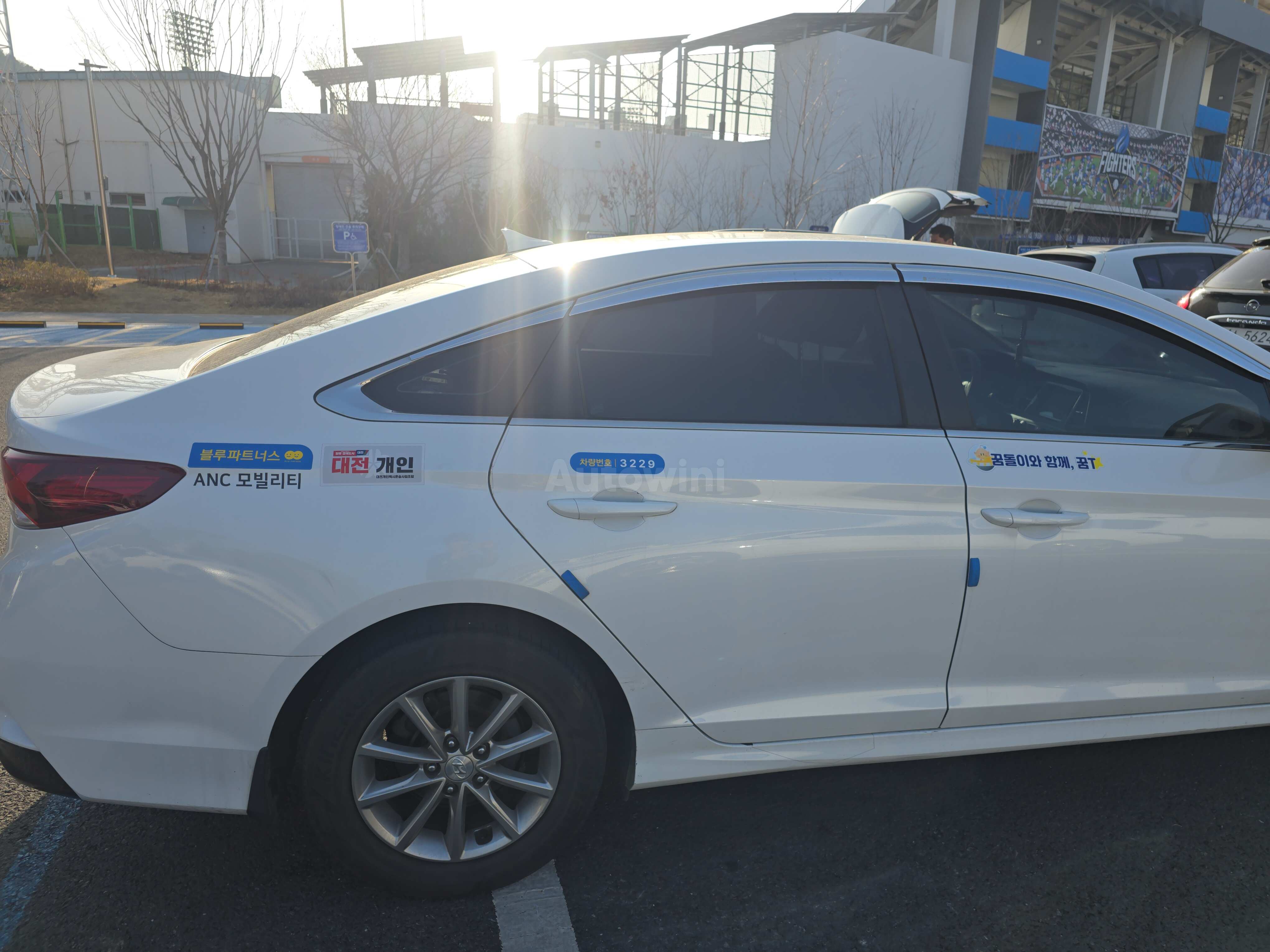 2019 HYUNDAI SONATA VIN: KMHE341DBKA514933