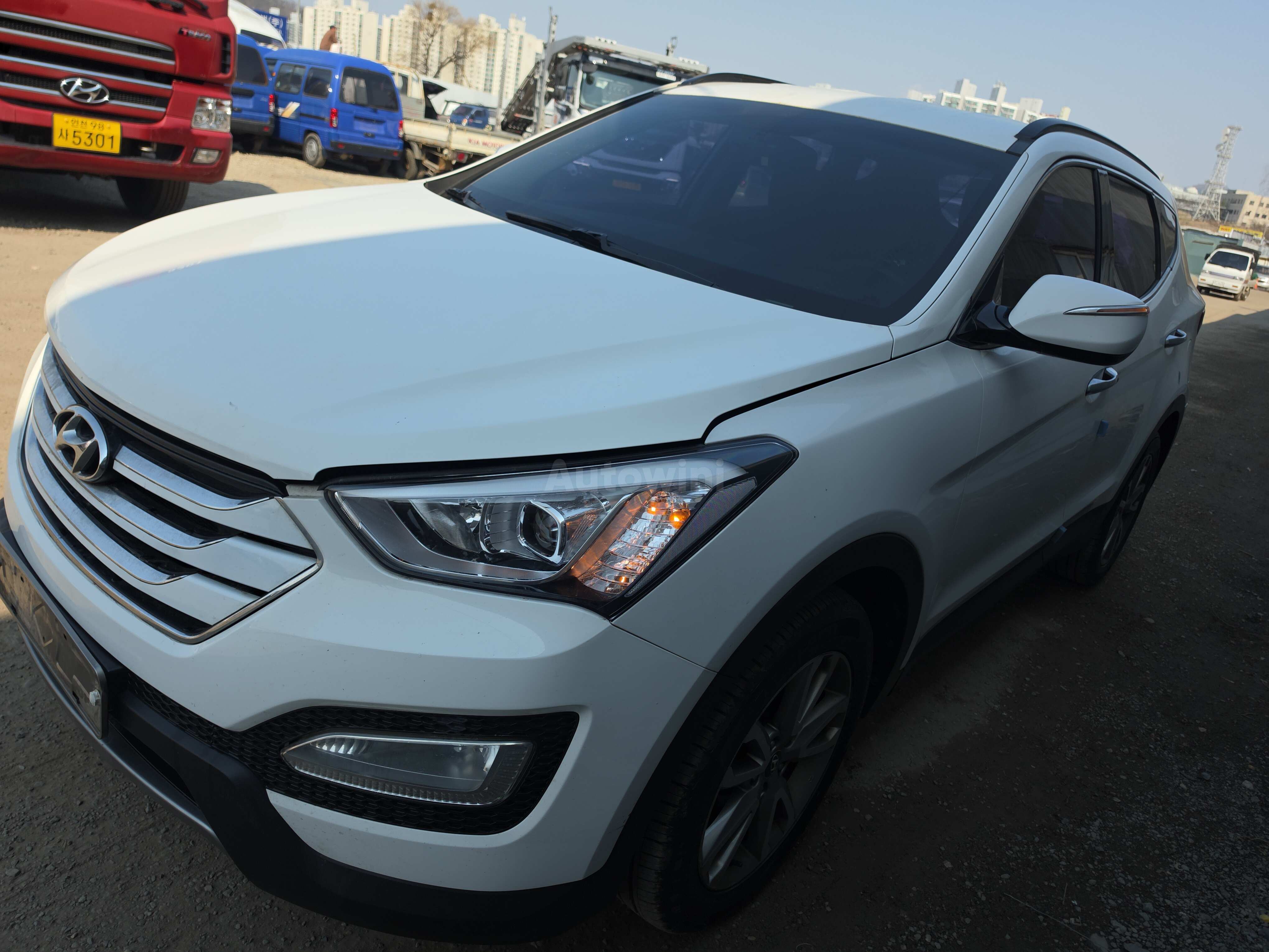 2014 HYUNDAI SANTAFE VIN: KMHSW81UBEU237455