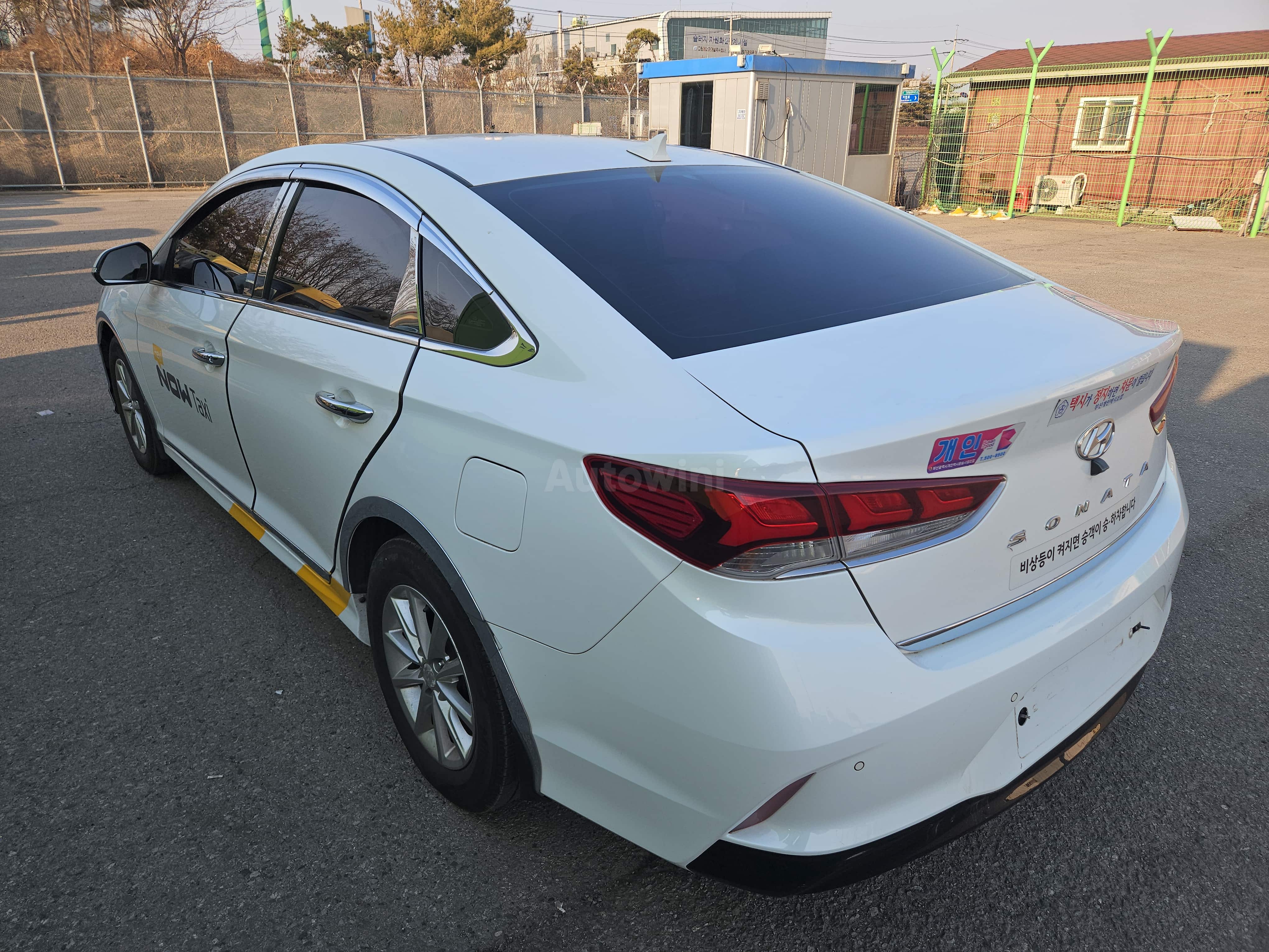 2021 HYUNDAI SONATA VIN: KMHE341DBMA606658