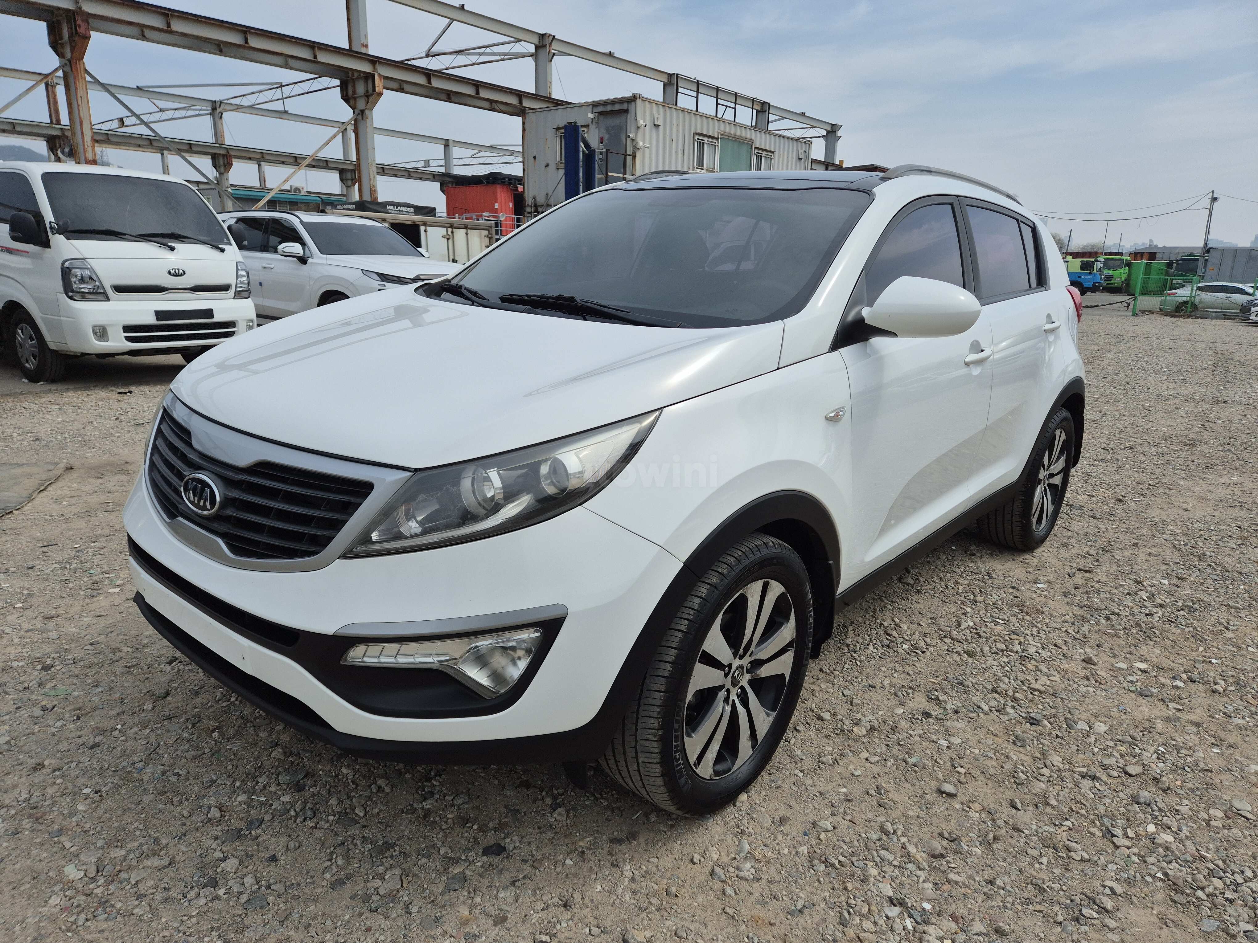 2011 KIA SPORTAGE VIN: KNAPB813BBK028338
