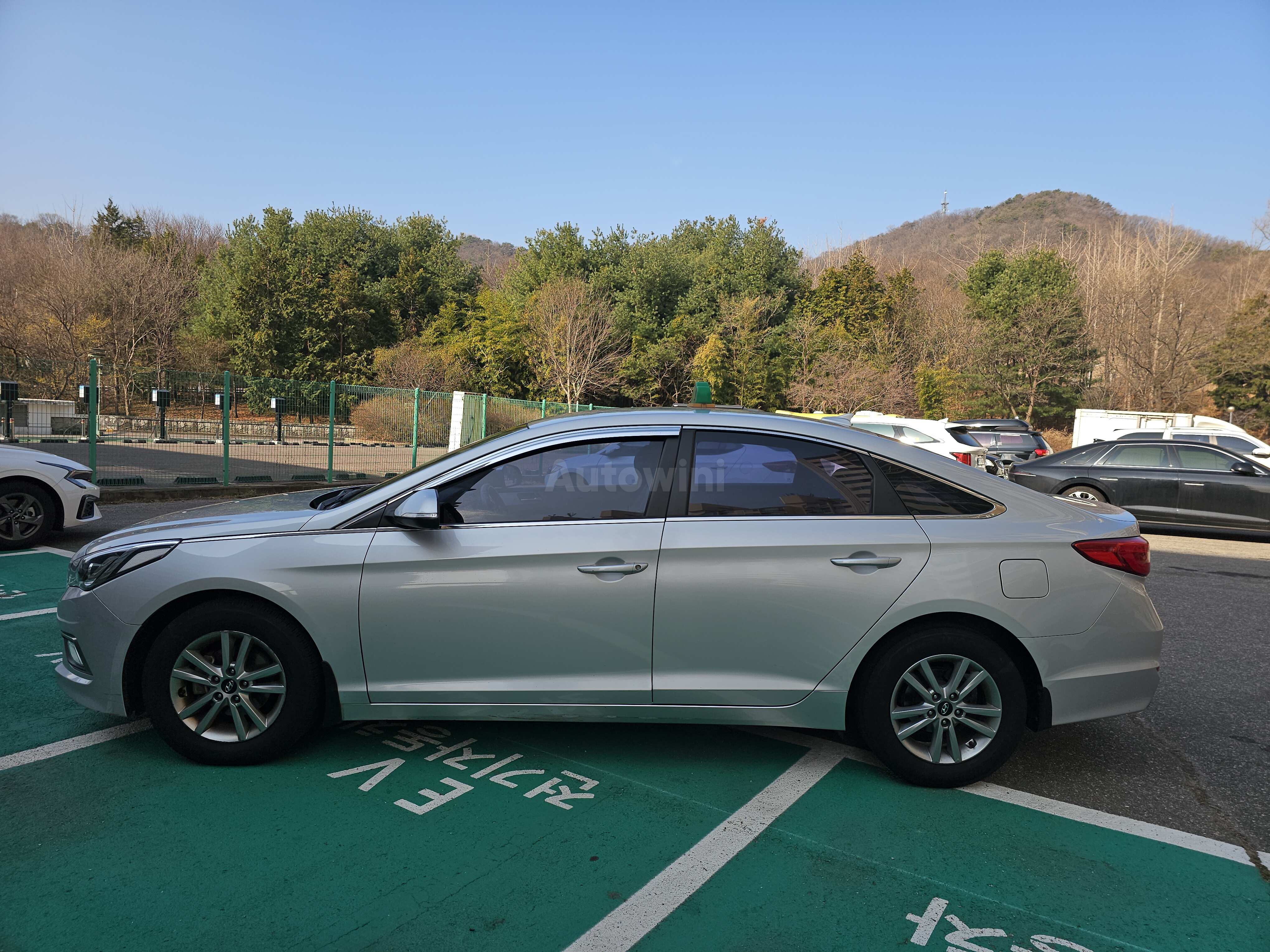 2016 HYUNDAI SONATA VIN: KMHE341DBGA193176
