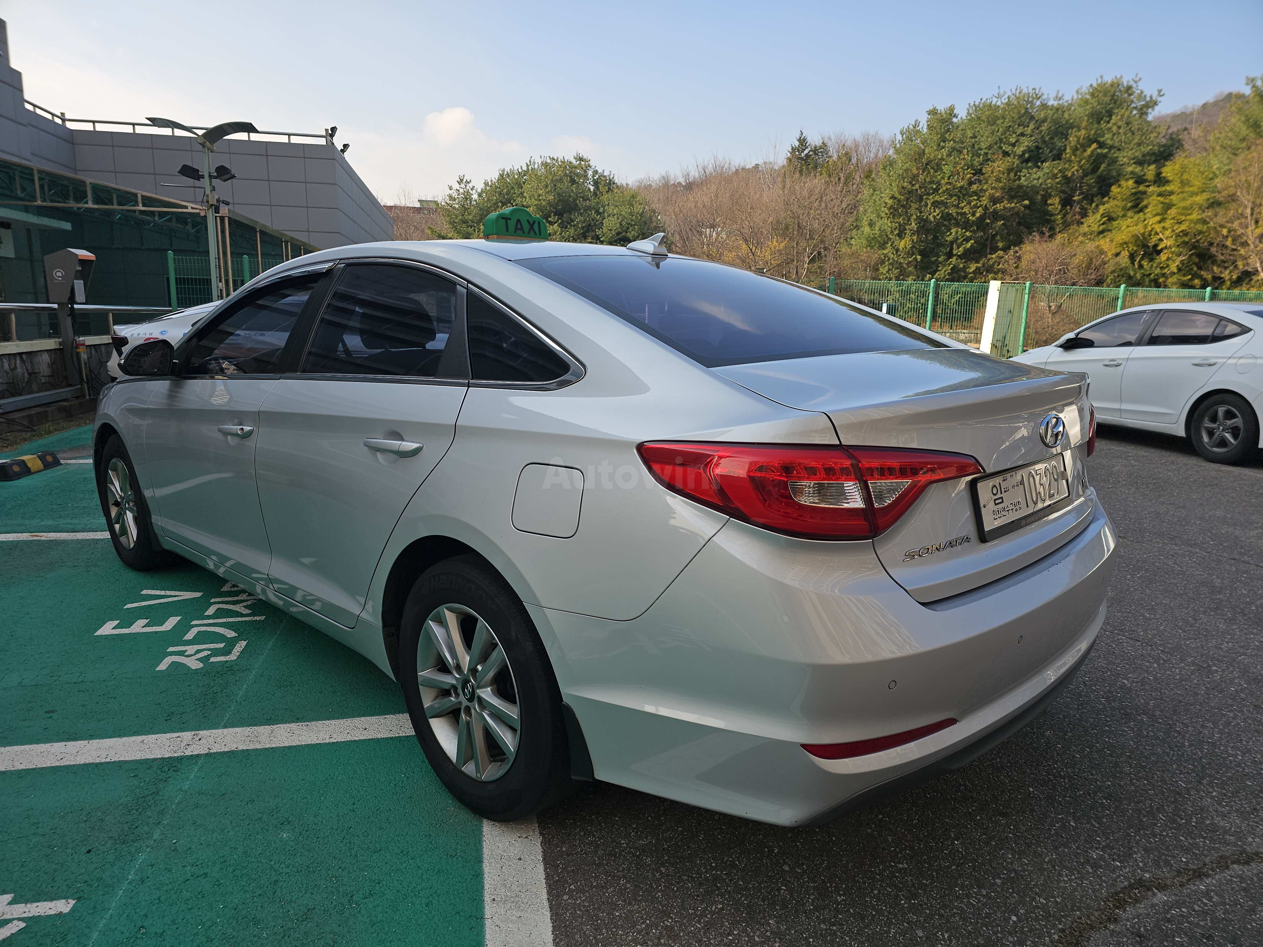 2016 HYUNDAI SONATA VIN: KMHE341DBGA193176