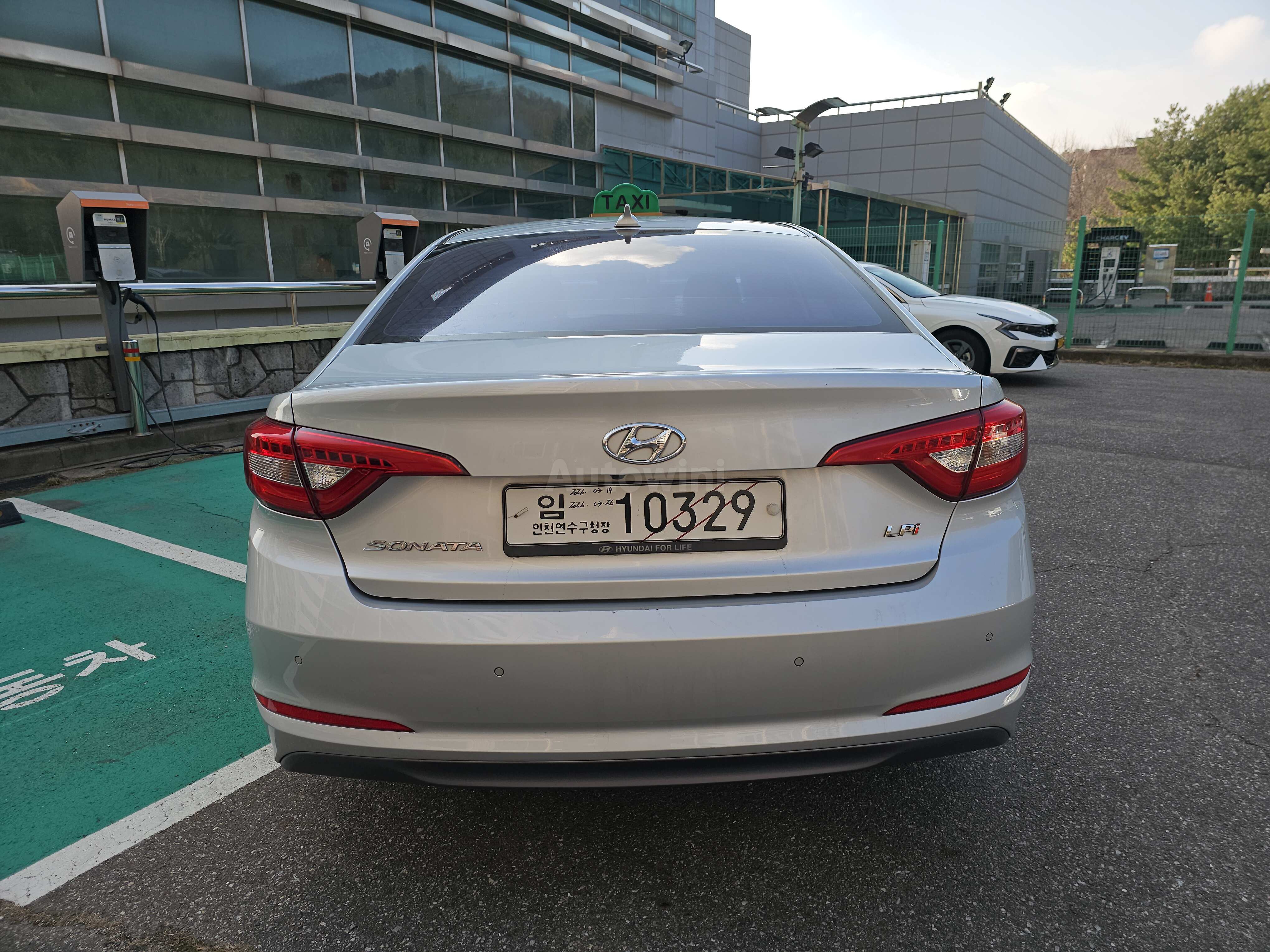 2016 HYUNDAI SONATA VIN: KMHE341DBGA193176