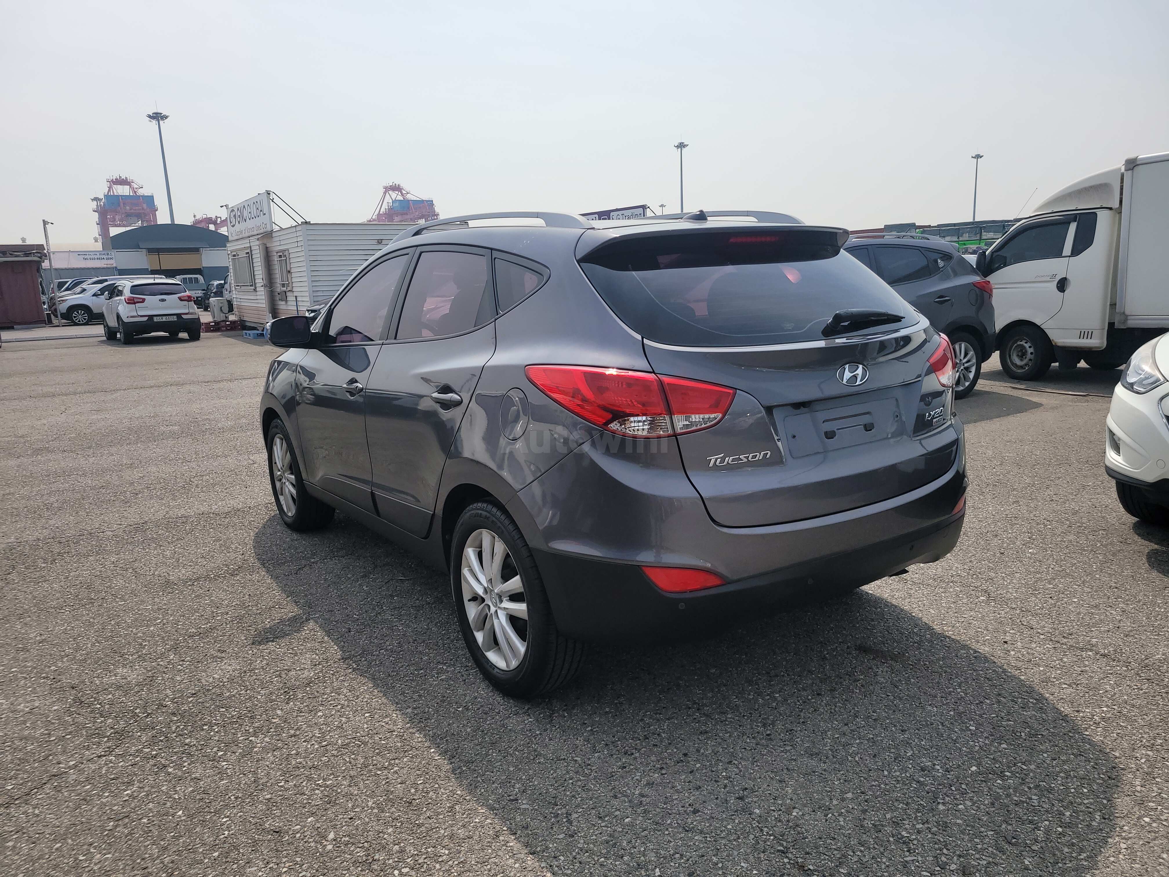 2010 HYUNDAI TUCSON VIN: KMHJU81VBAU039359