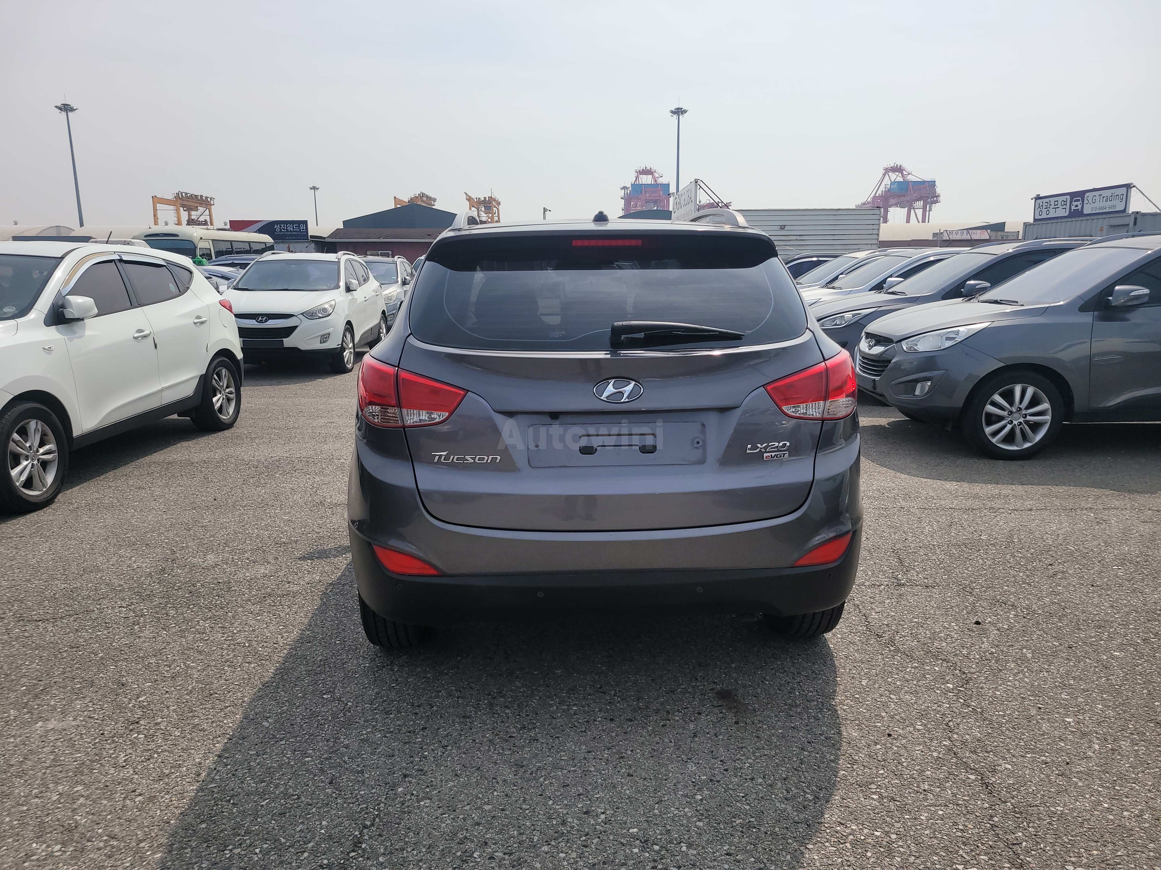 2010 HYUNDAI TUCSON VIN: KMHJU81VBAU039359
