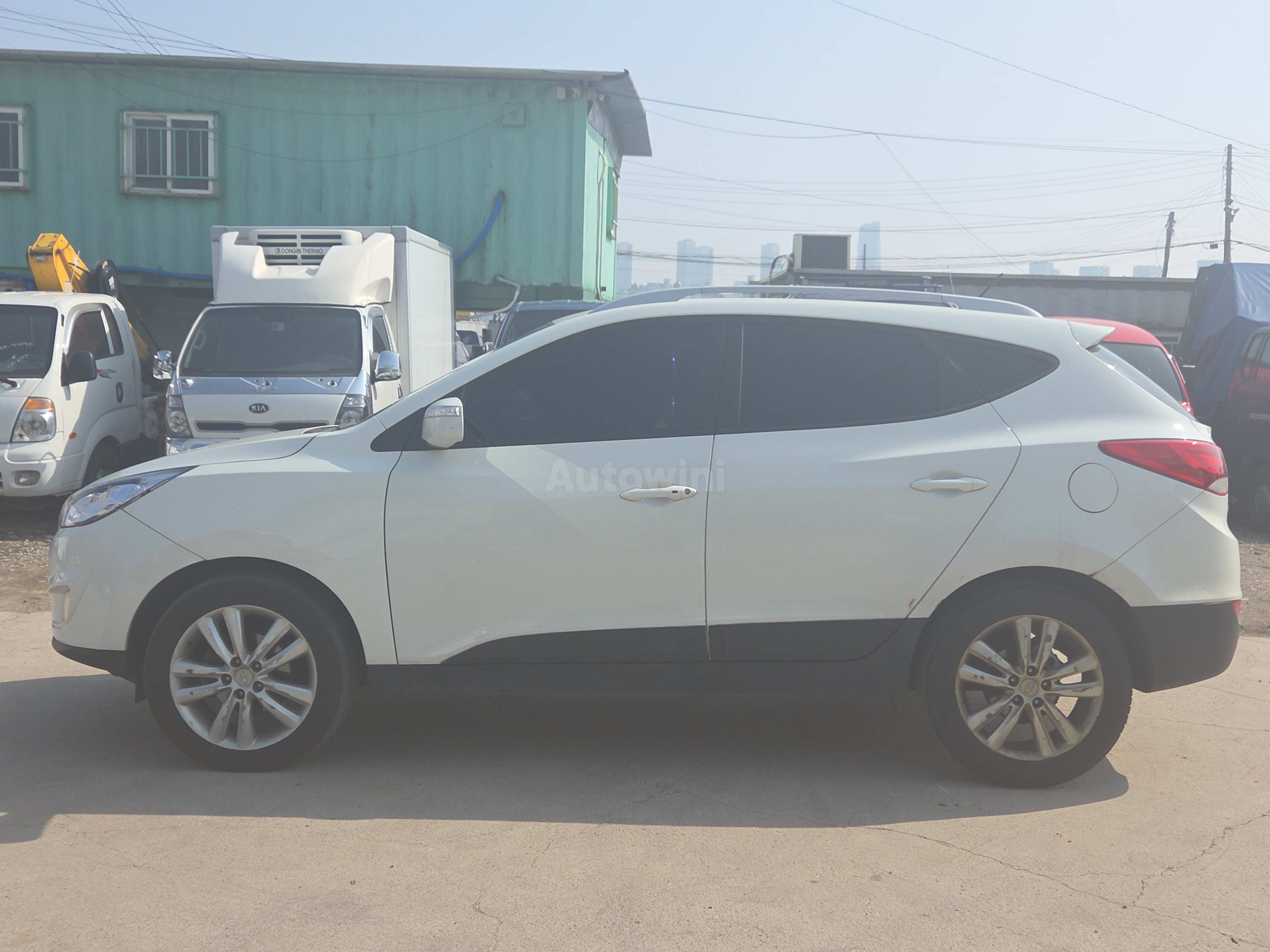 2011 HYUNDAI TUCSON VIN: KMHJU81VBBU285408