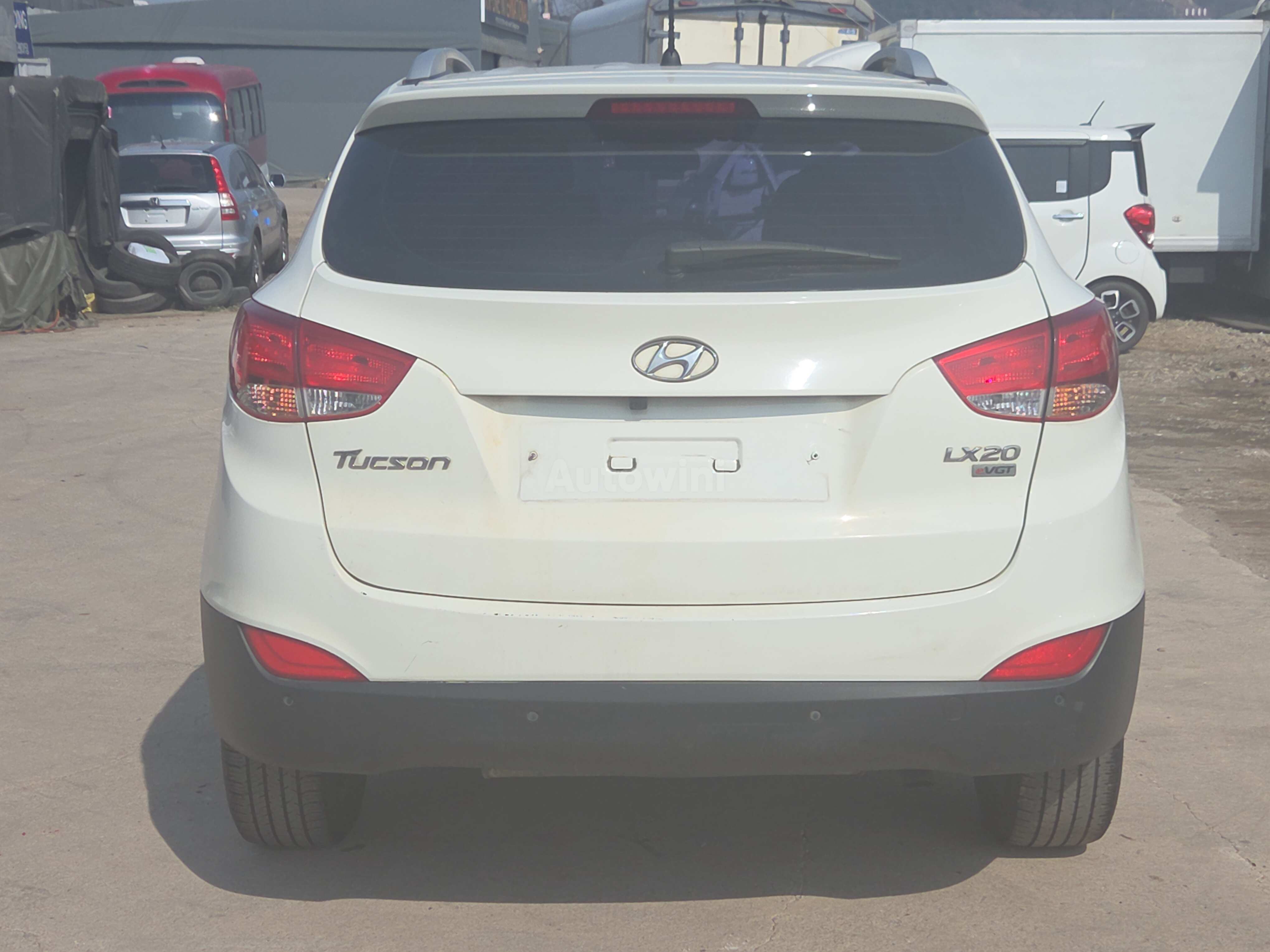2011 HYUNDAI TUCSON VIN: KMHJU81VBBU285408