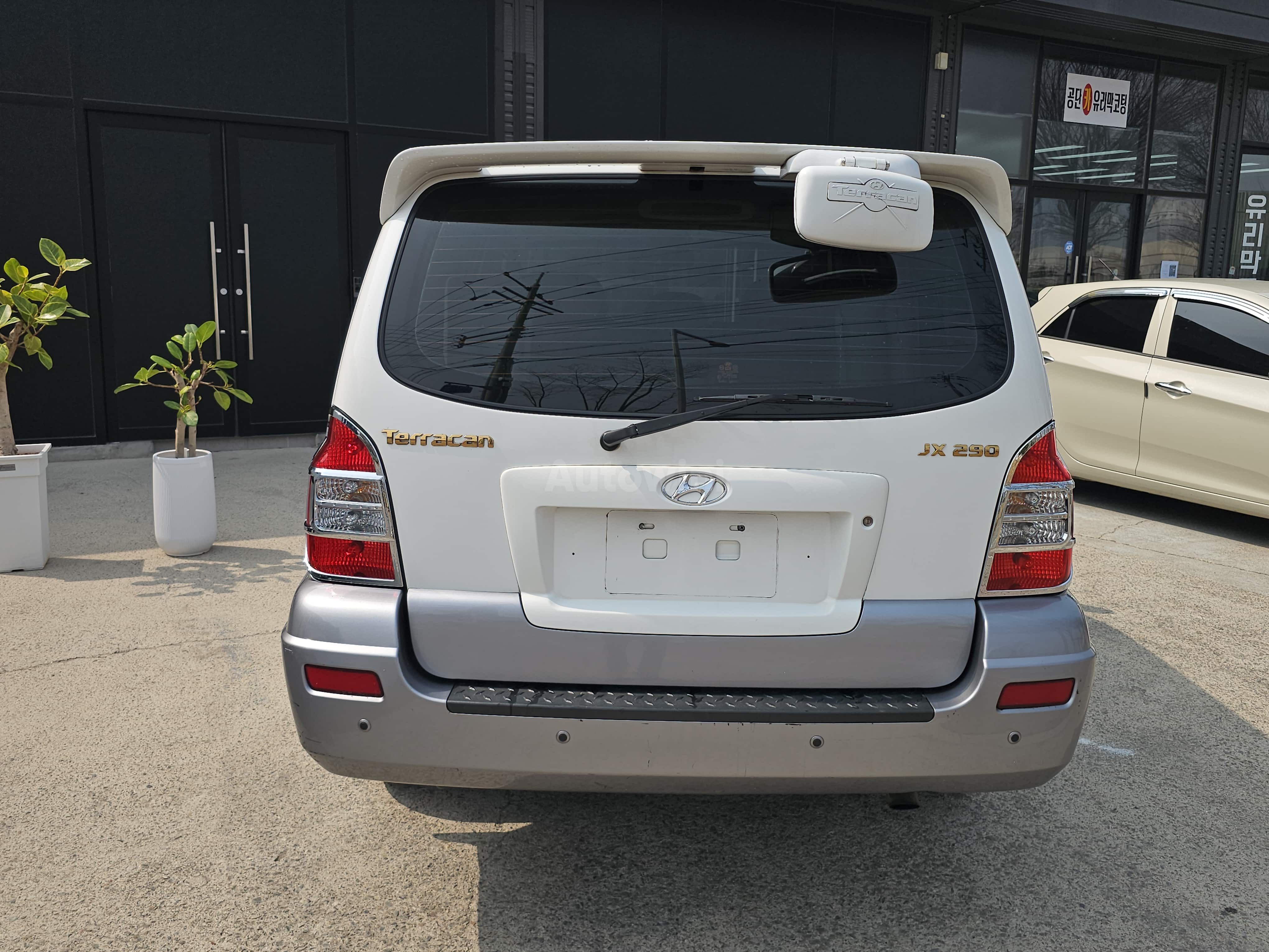 2005 HYUNDAI TERRACAN VIN: KMHNN81XP5U176189