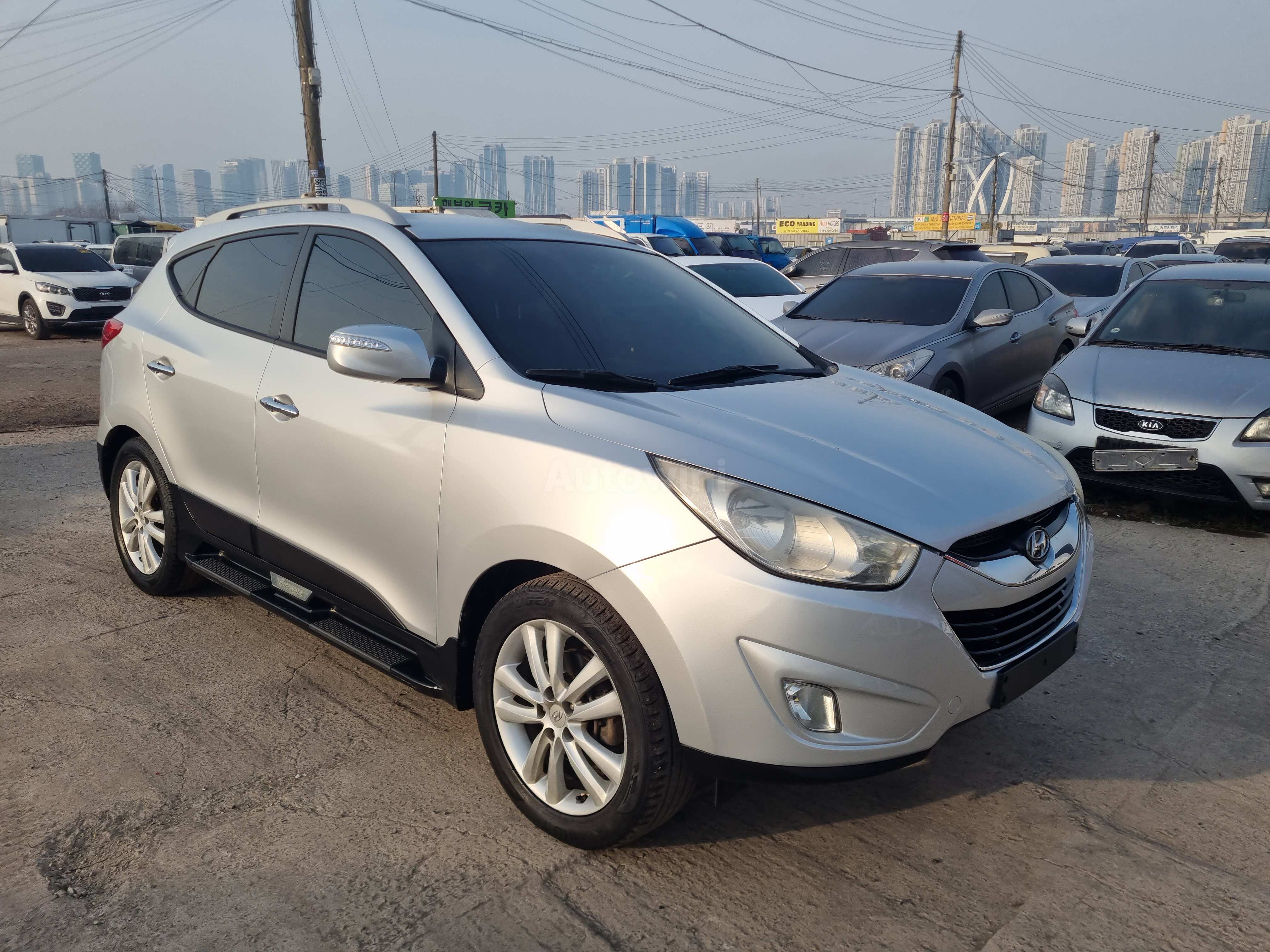 2010 HYUNDAI TUCSON VIN: KMHJW81VDAU064970