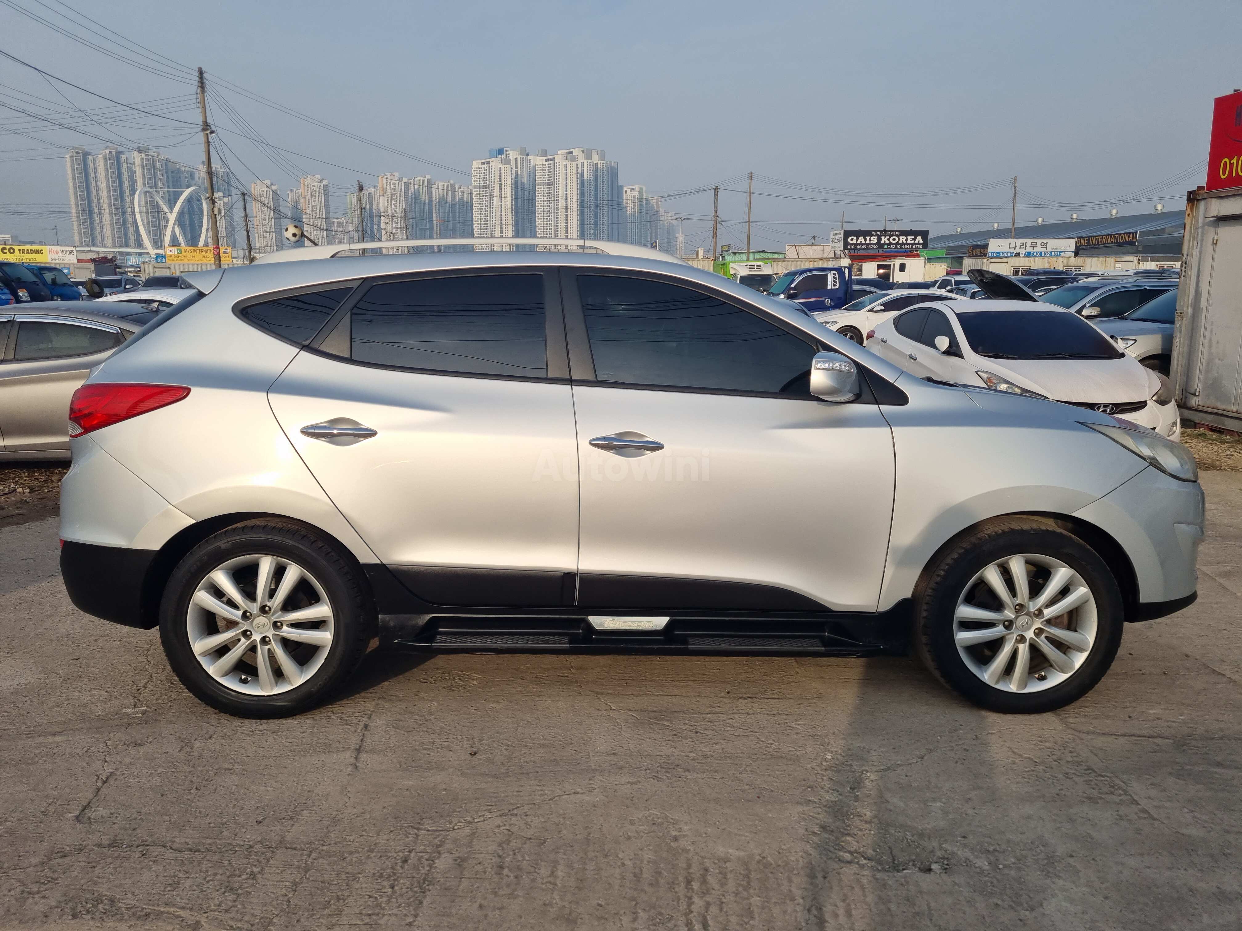 2010 HYUNDAI TUCSON VIN: KMHJW81VDAU064970