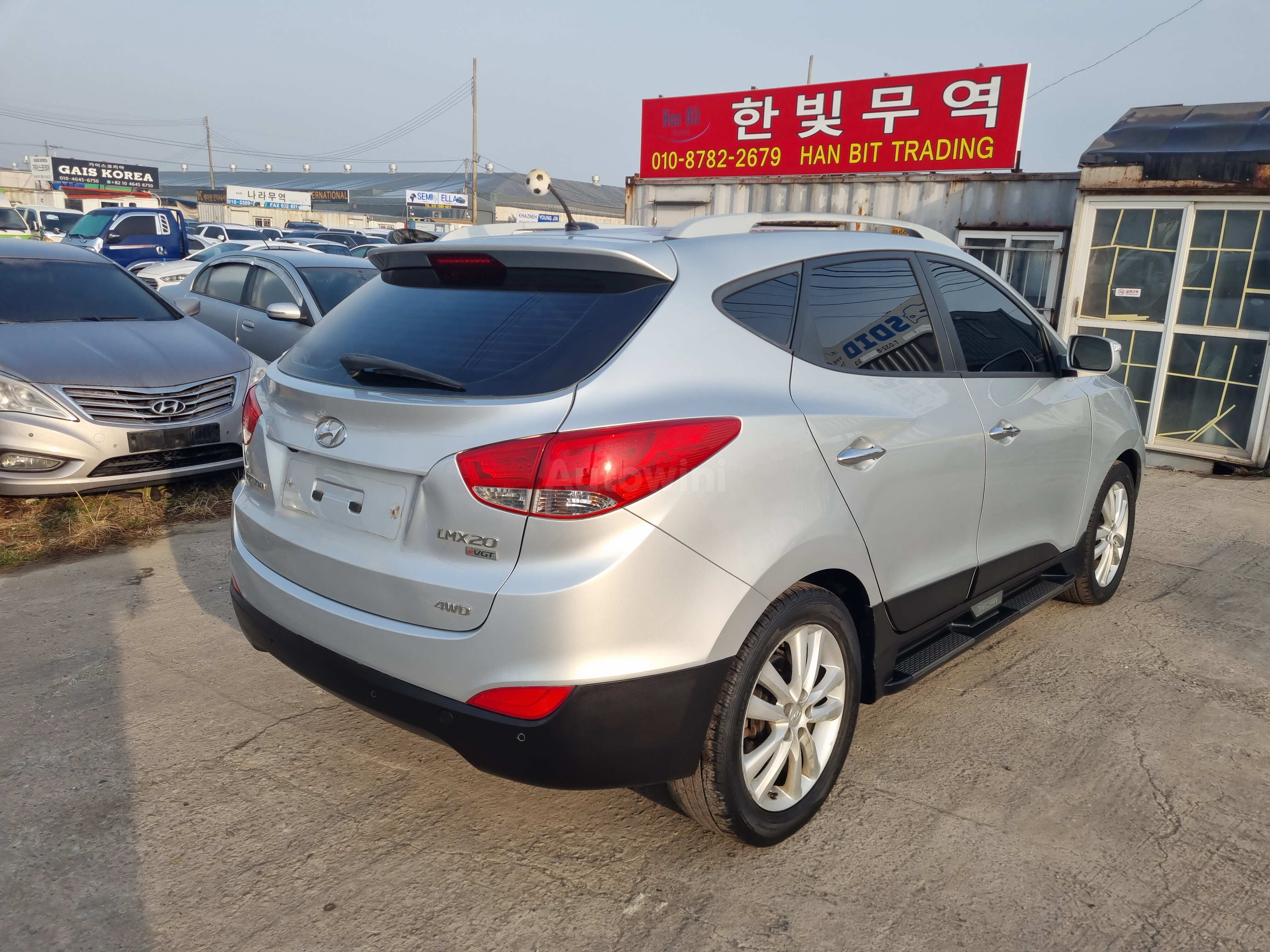 2010 HYUNDAI TUCSON VIN: KMHJW81VDAU064970