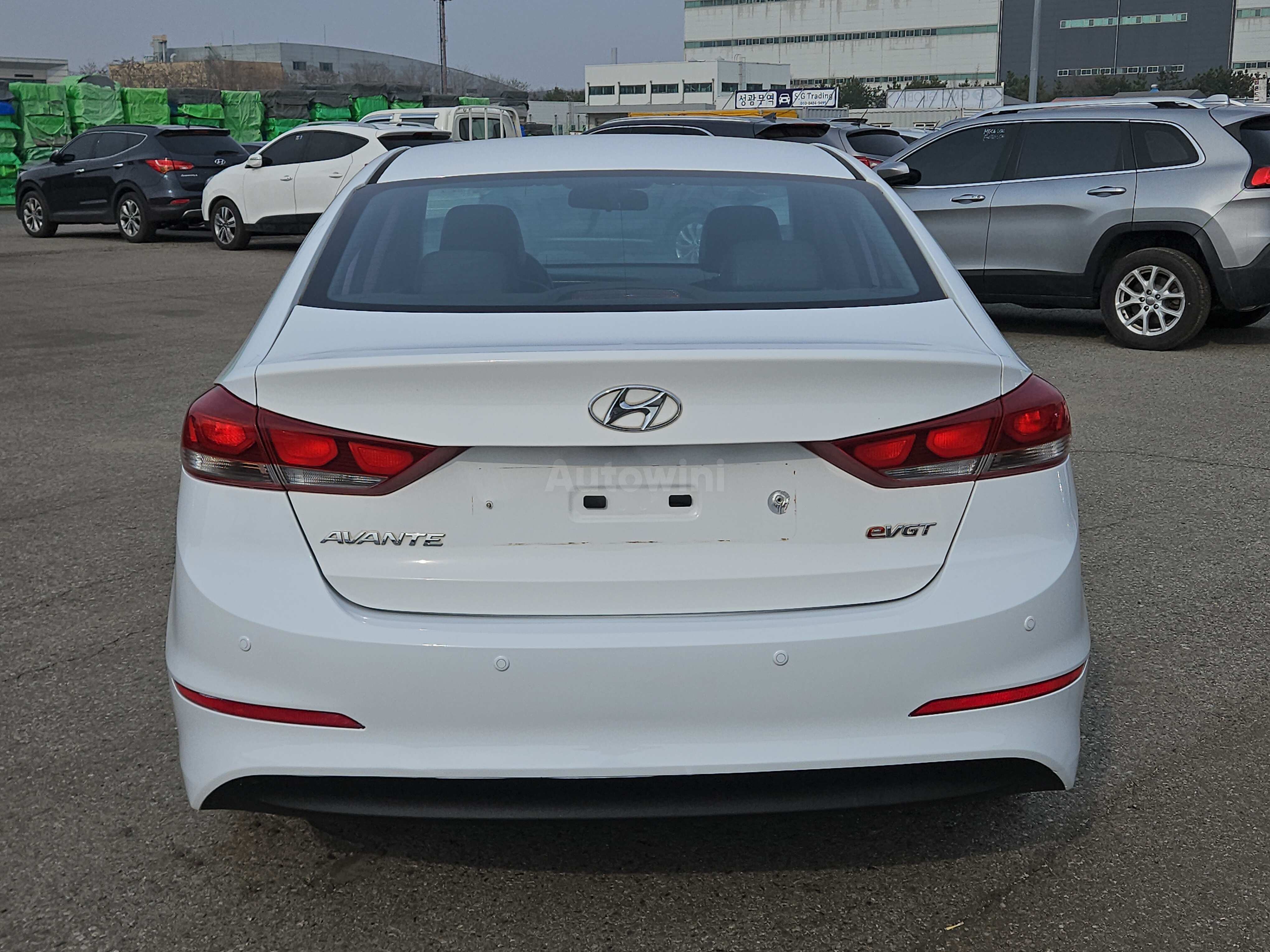 2016 HYUNDAI AVANTE VIN: KMHD641UGGU008442