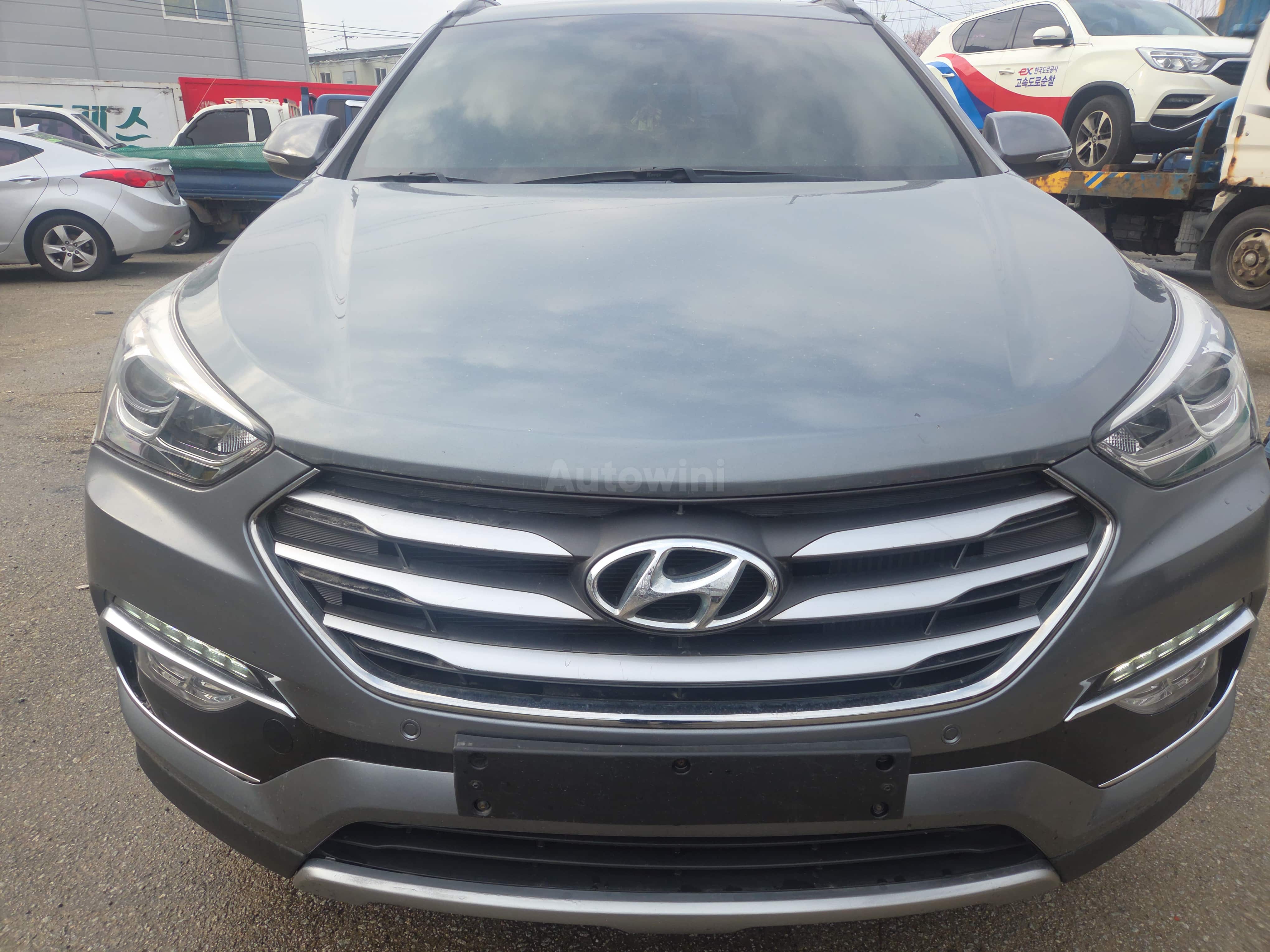 2018 HYUNDAI SANTAFE VIN: KMHSW81UDJU819796