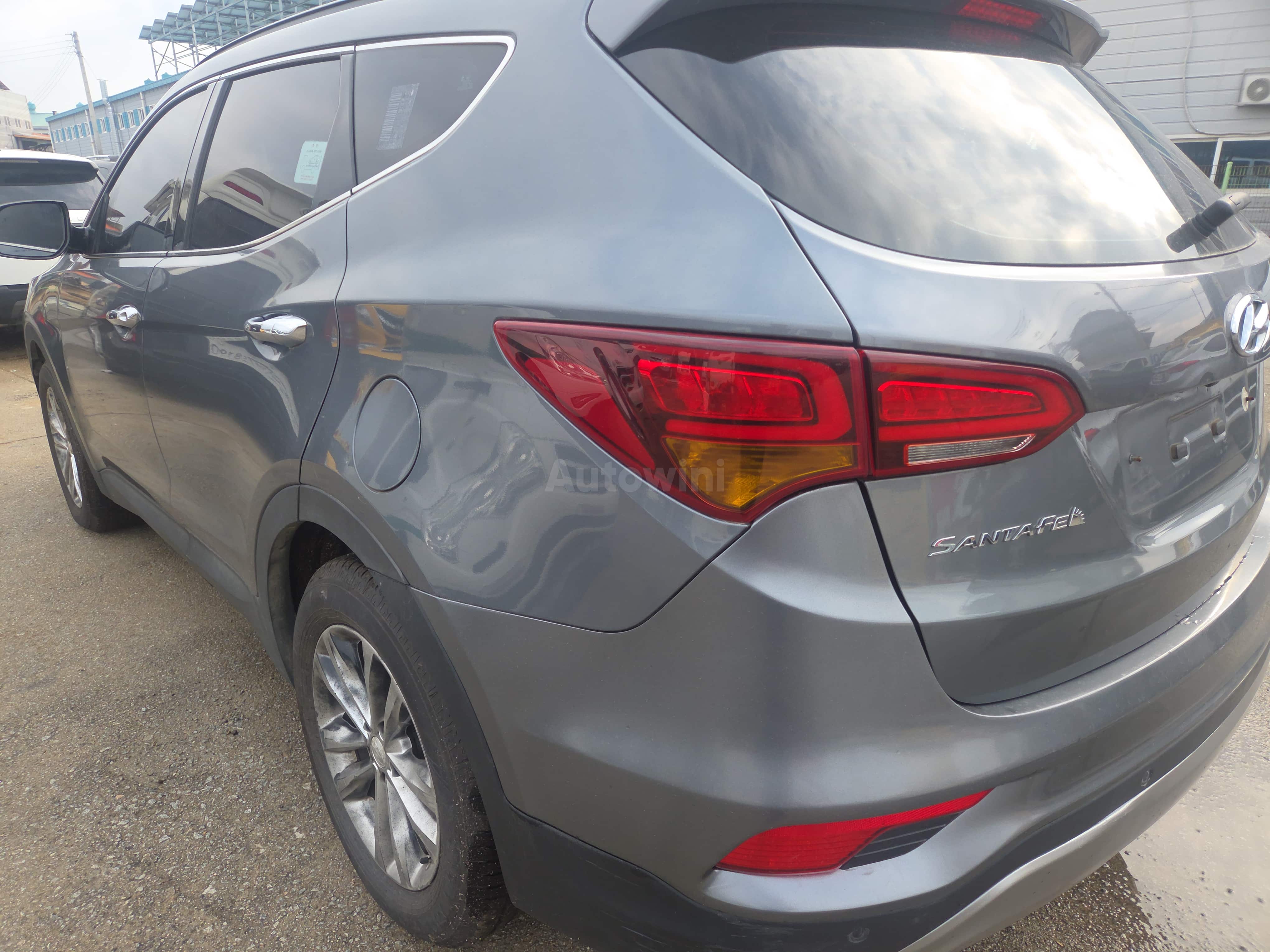 2018 HYUNDAI SANTAFE VIN: KMHSW81UDJU819796