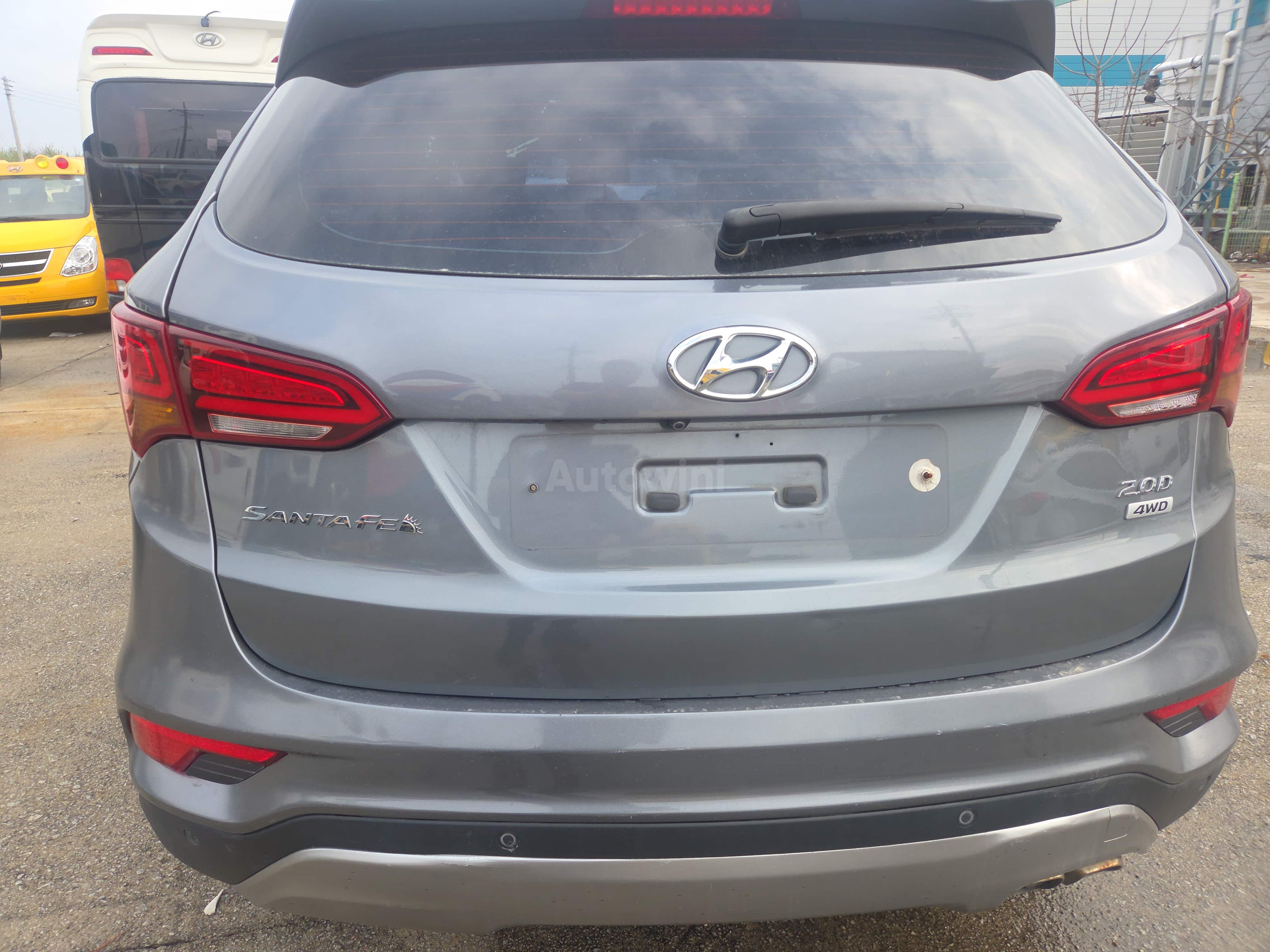 2018 HYUNDAI SANTAFE VIN: KMHSW81UDJU819796