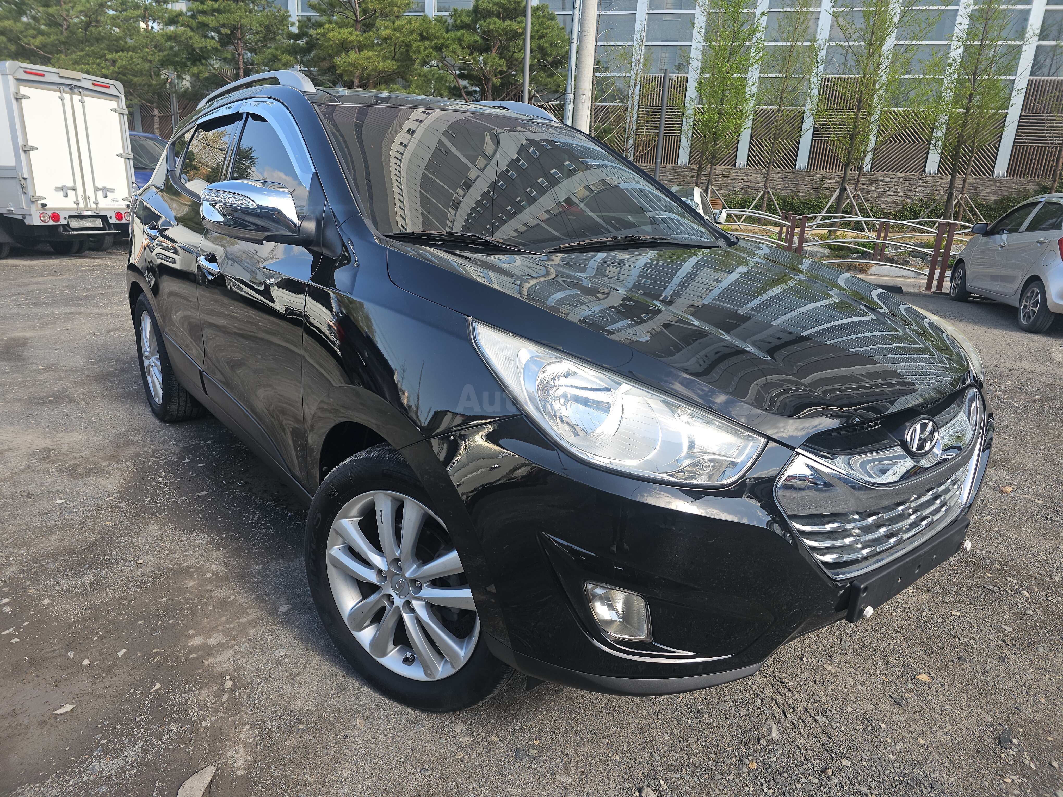 2010 HYUNDAI TUCSON VIN: KMHJW81VBAU007680