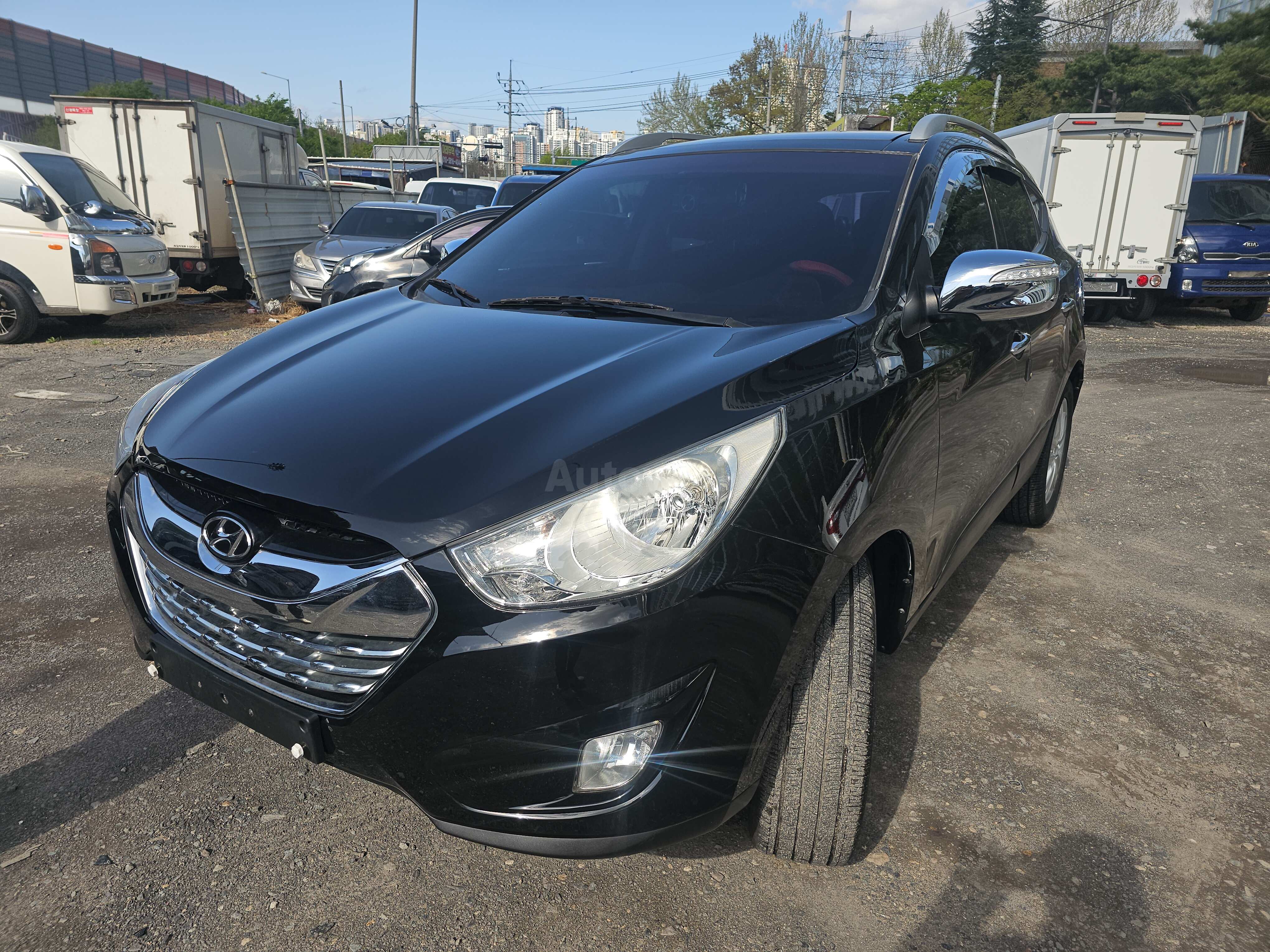 2010 HYUNDAI TUCSON VIN: KMHJW81VBAU007680