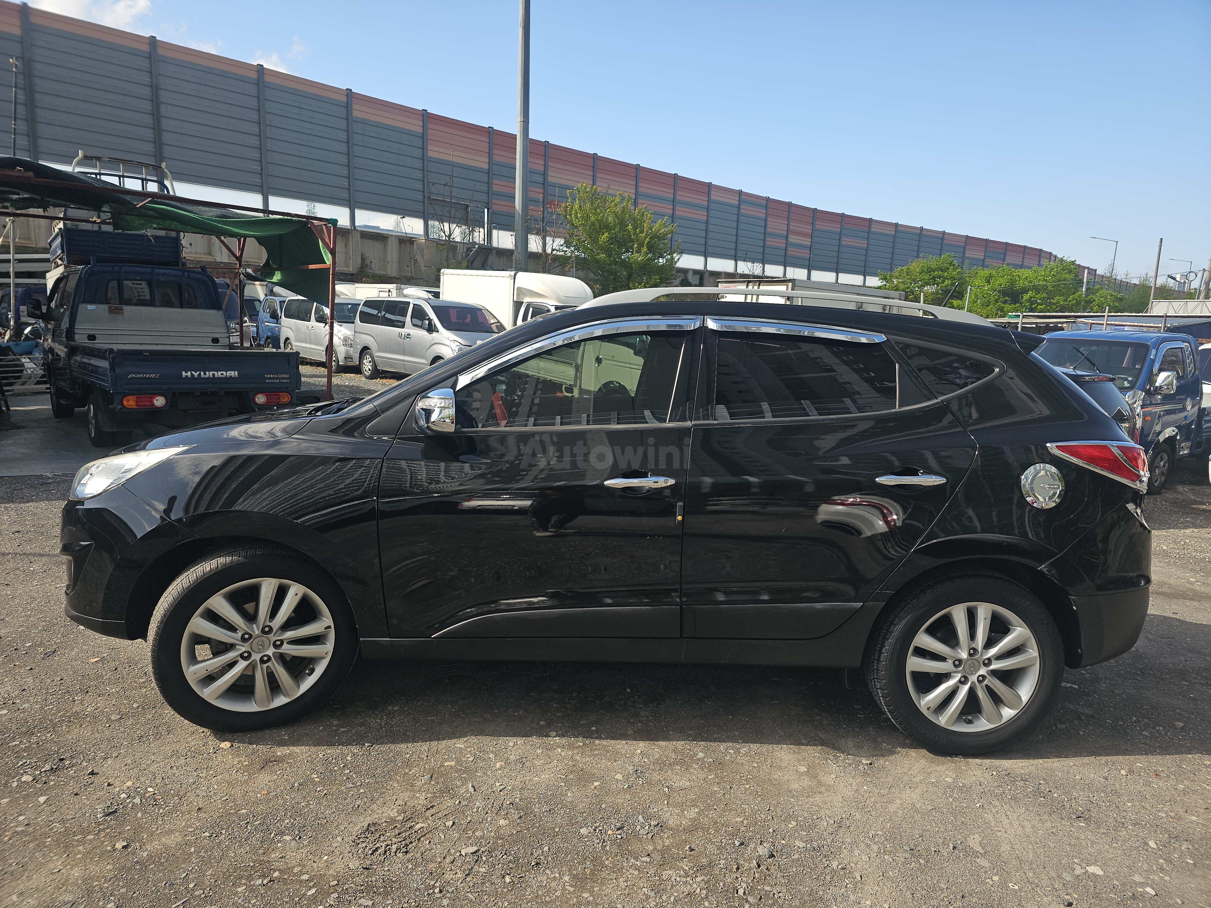 2010 HYUNDAI TUCSON VIN: KMHJW81VBAU007680