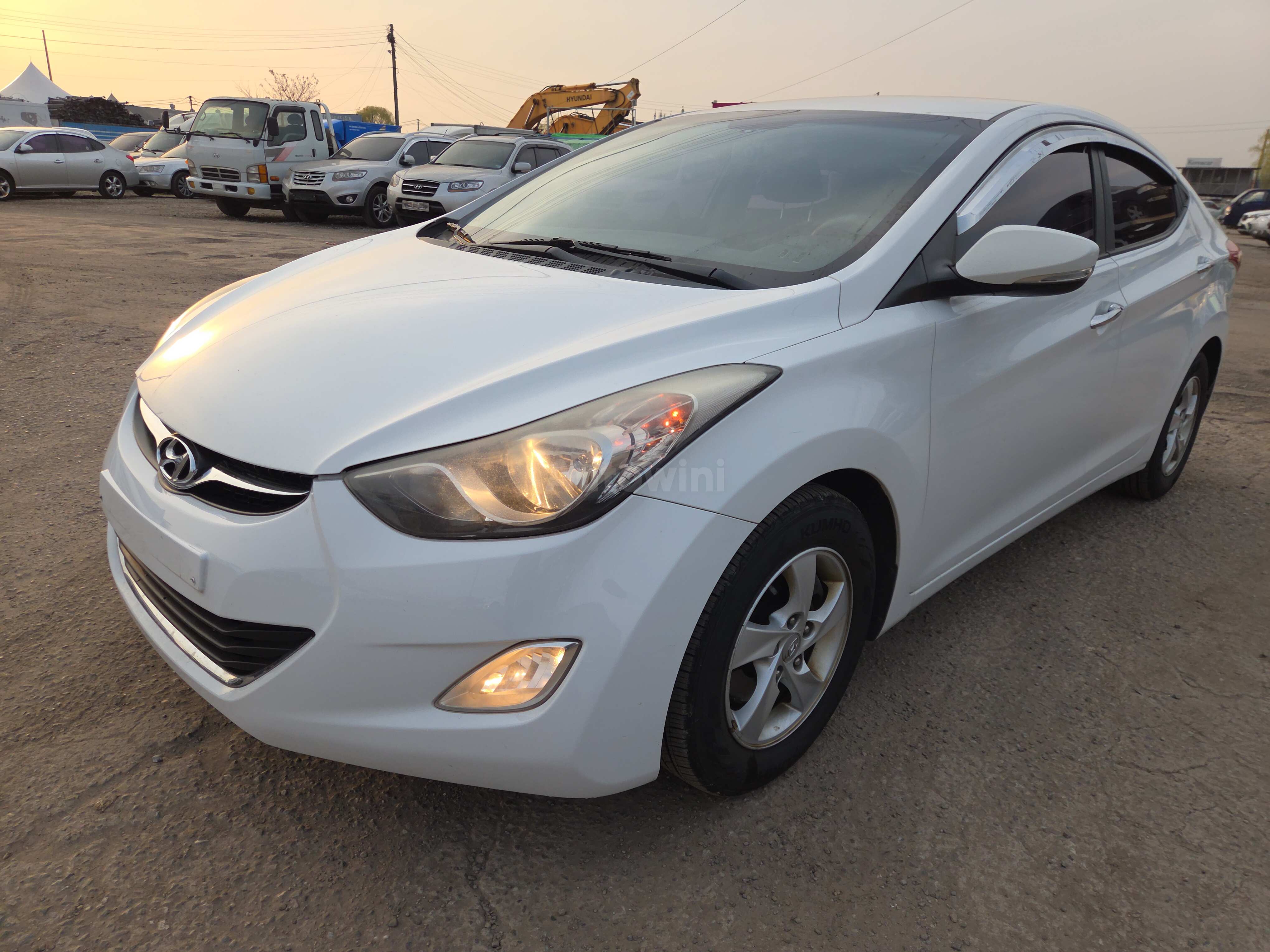 2011 HYUNDAI AVANTE VIN: KMHDG41DBBU130777