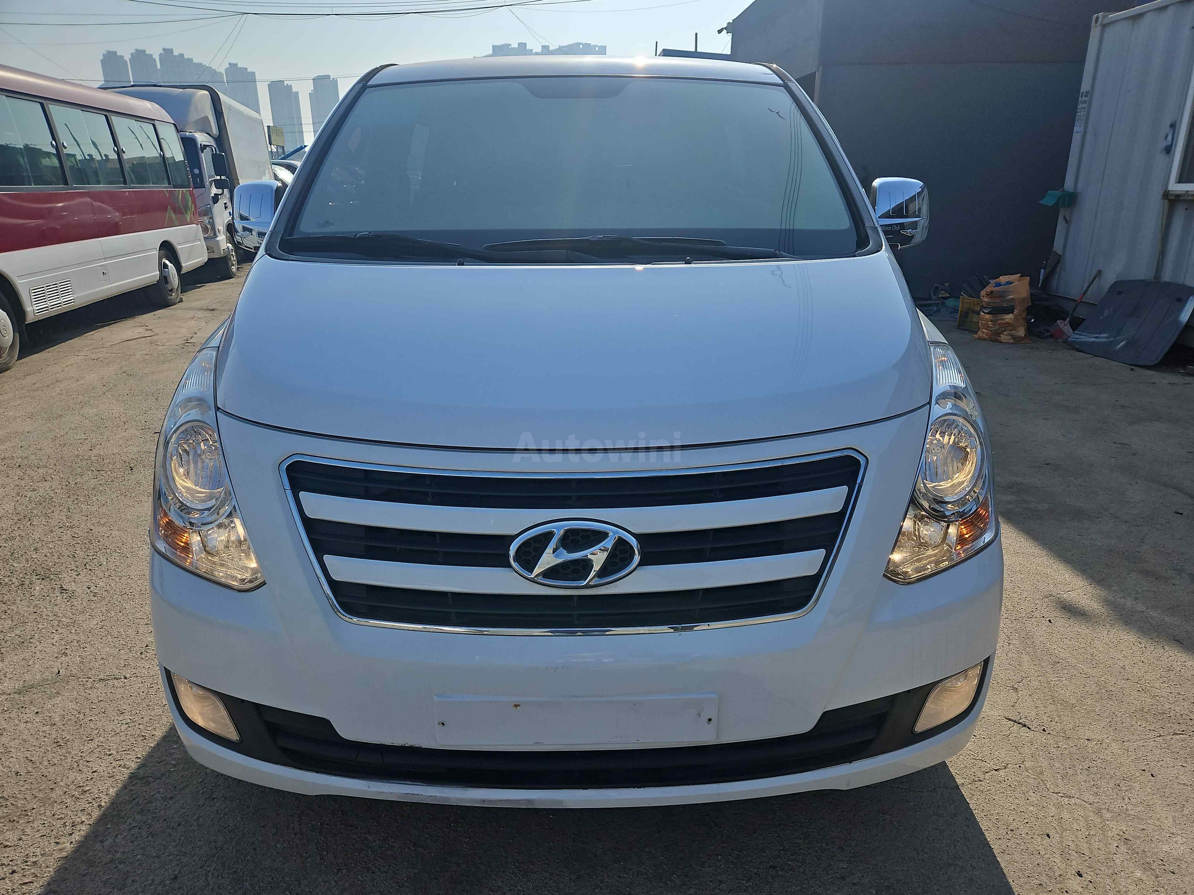 2017 HYUNDAI STAREX VIN: KMFWBX7KBHU894450