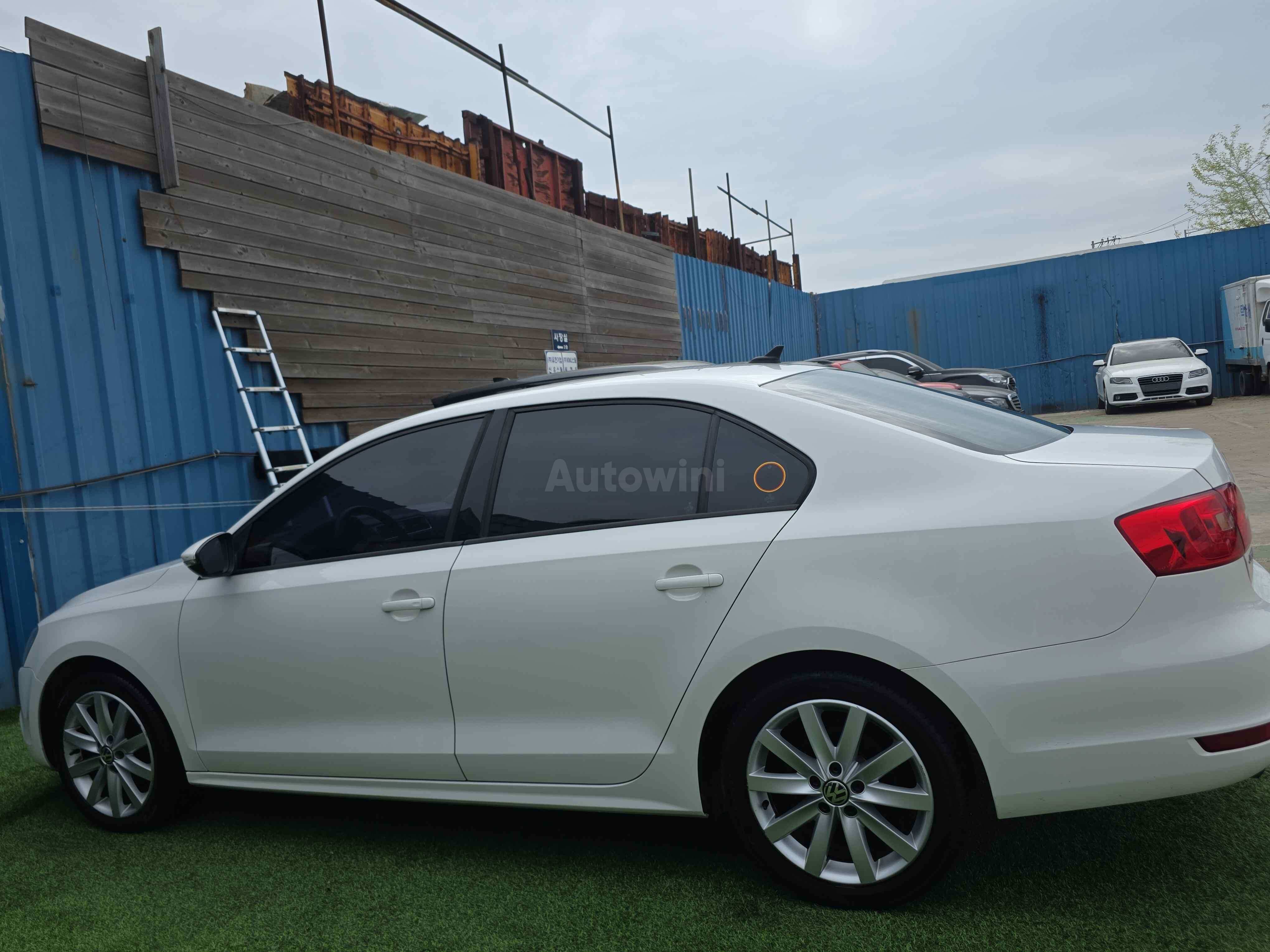 2013 VOLKSWAGEN JETTA VIN: WVWZZZ16ZDM030990