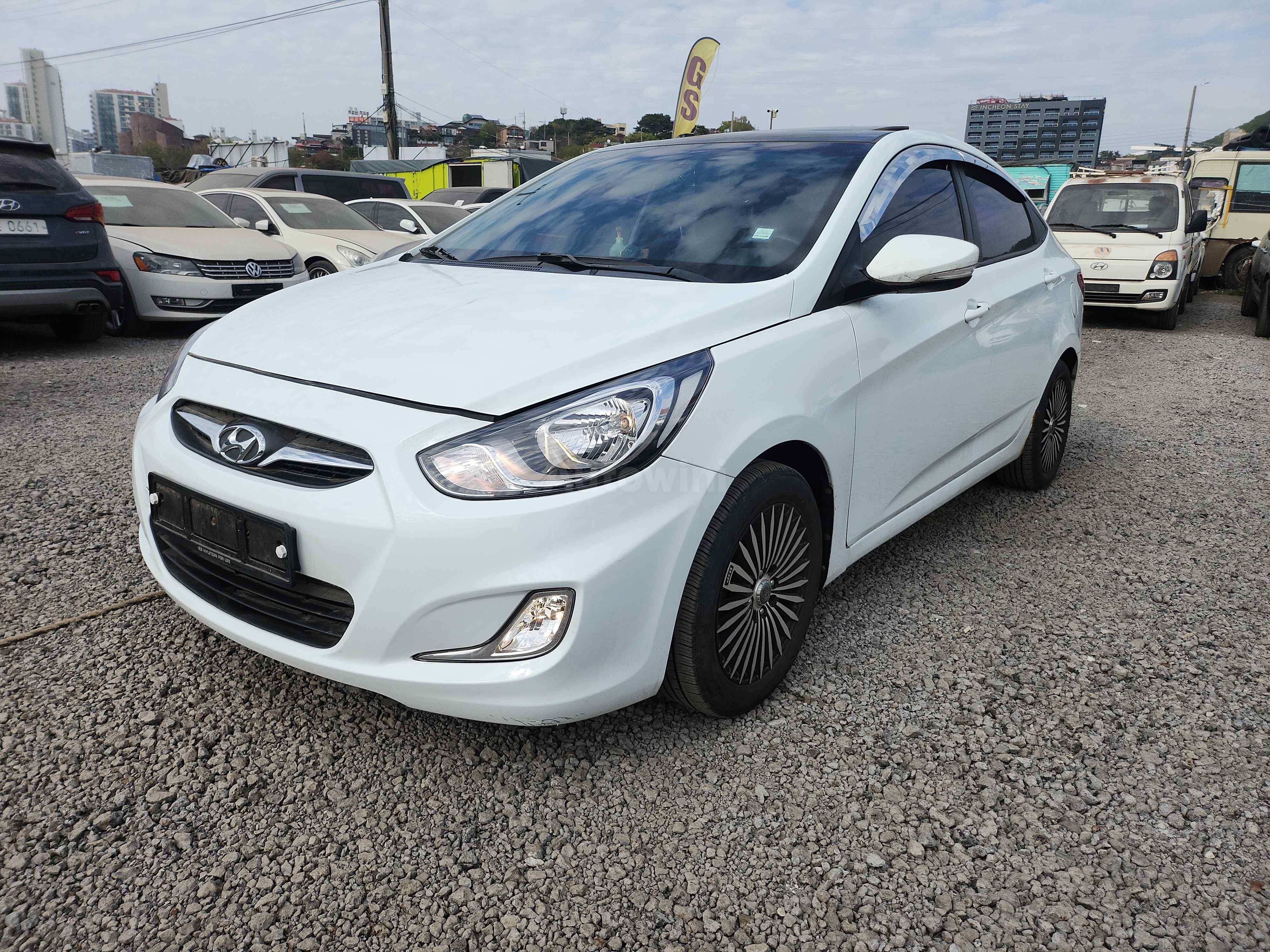 2011 HYUNDAI ACCENT VIN: KMHCU41EBBU009049