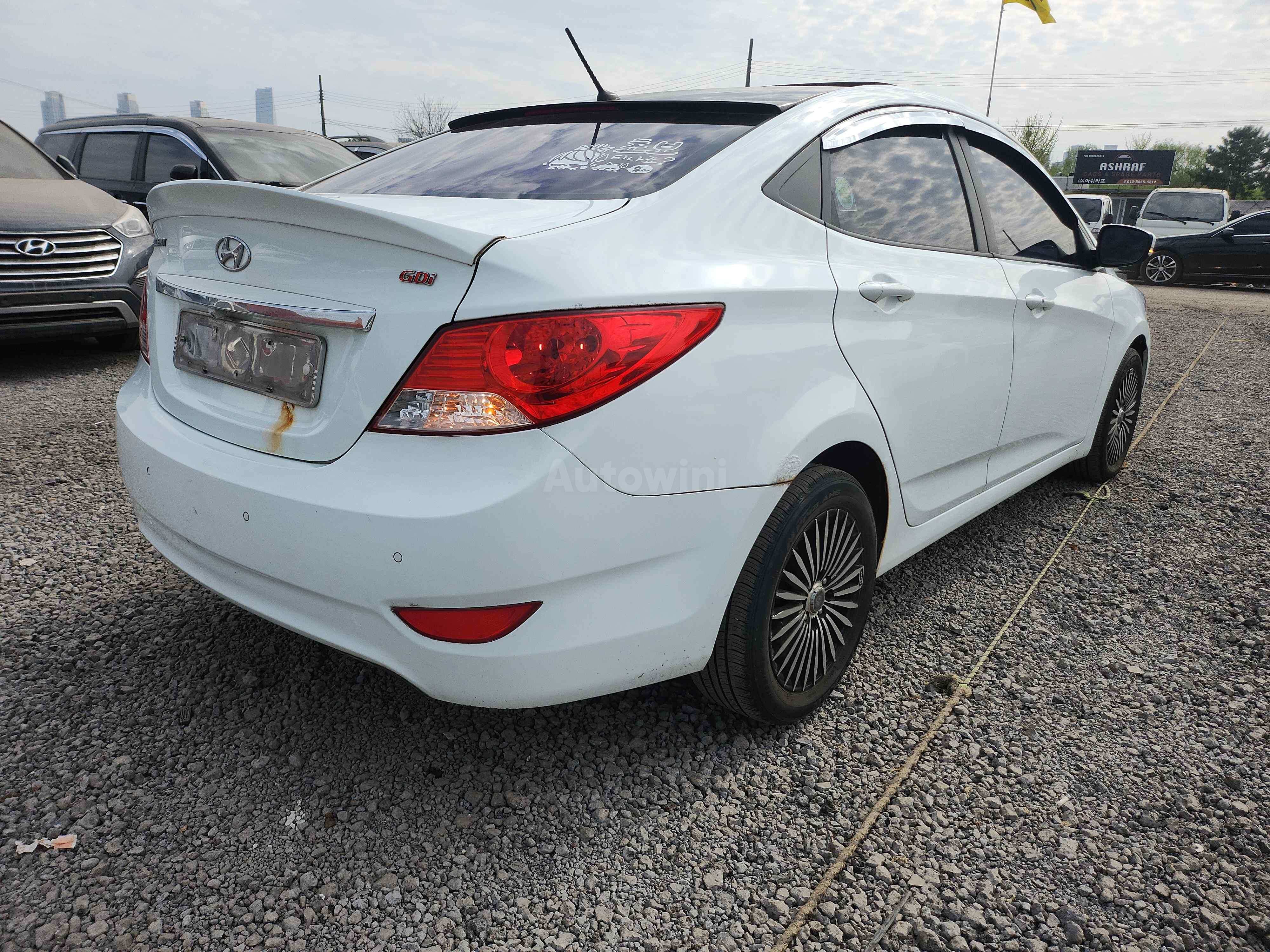 2011 HYUNDAI ACCENT VIN: KMHCU41EBBU009049