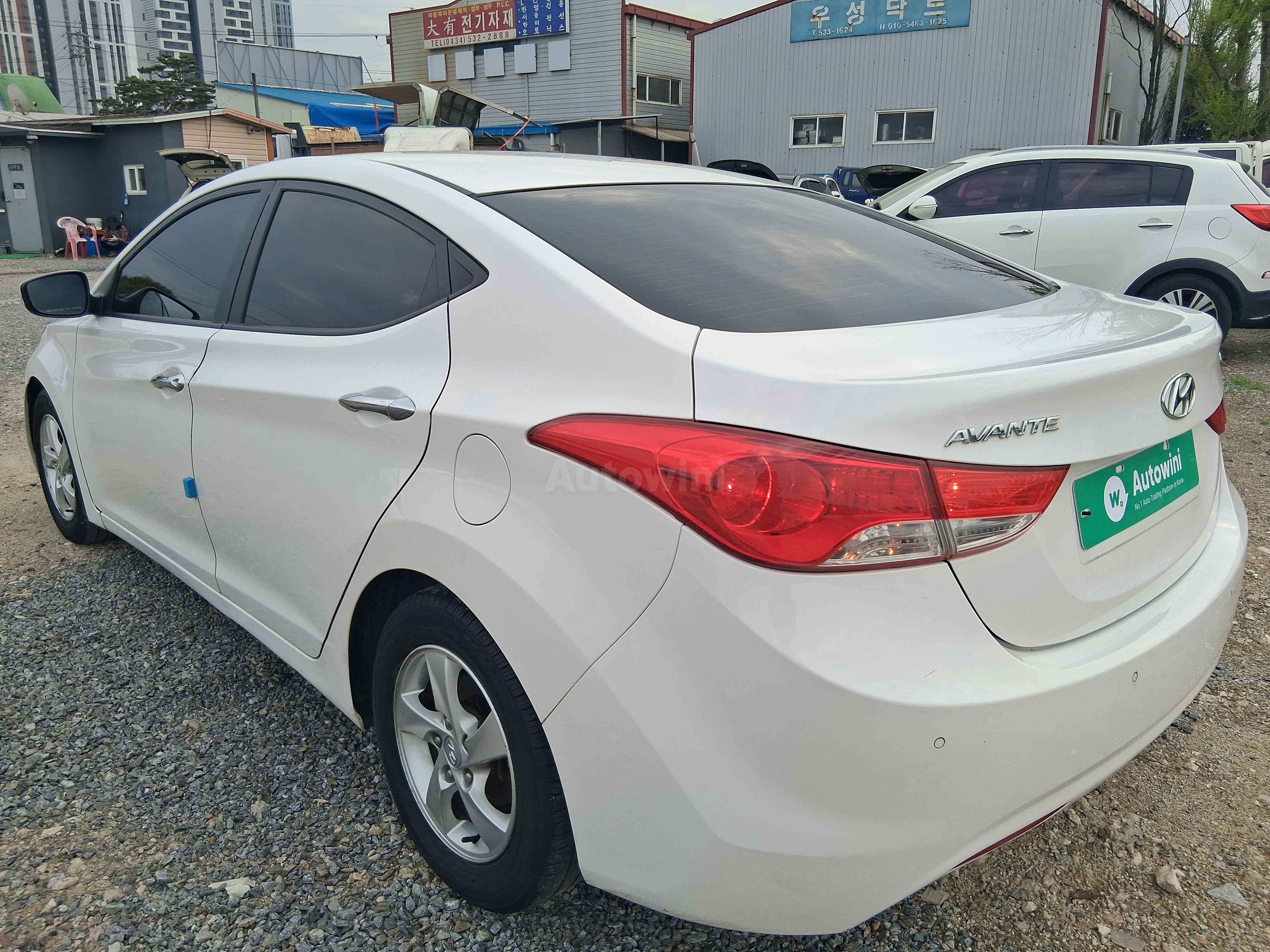2013 HYUNDAI AVANTE VIN: KMHDG41DBDU719698