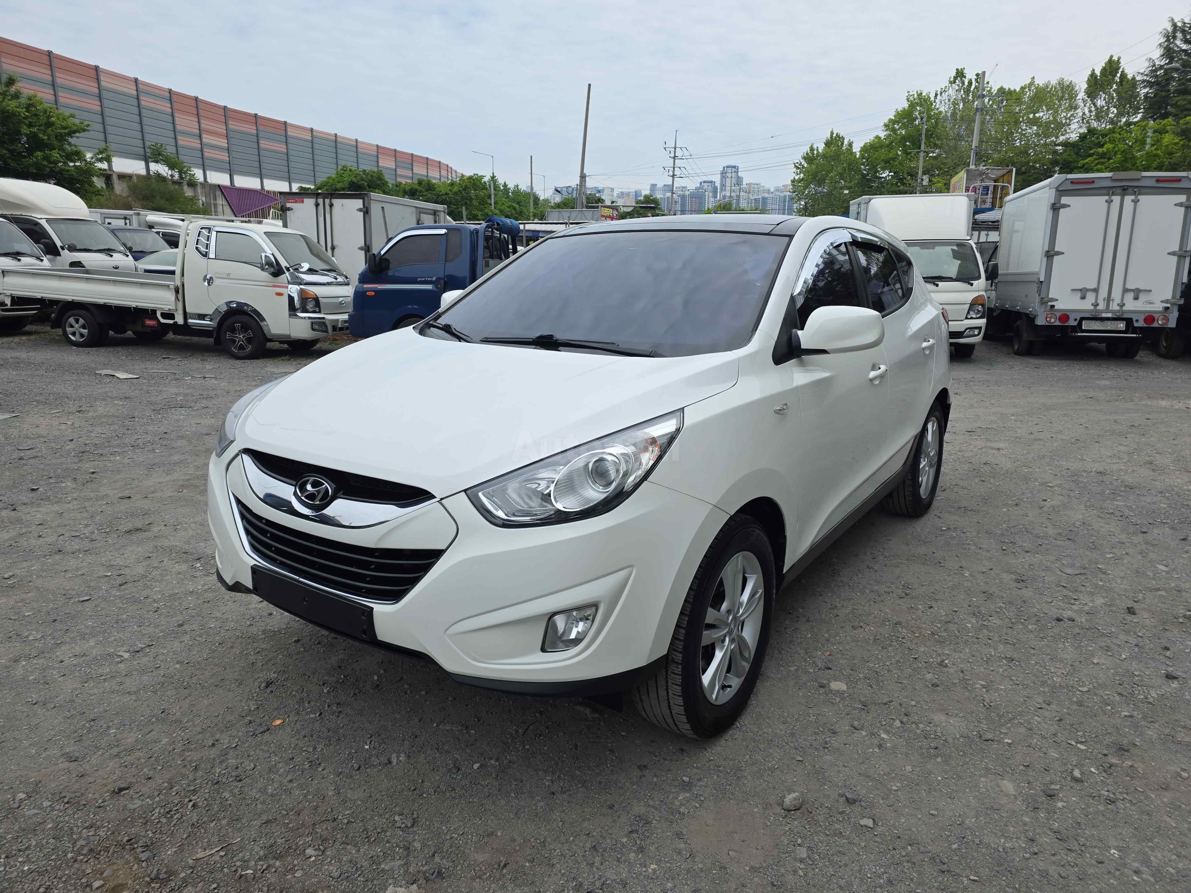 2013 HYUNDAI TUCSON VIN: KMHJT81VBDU695065