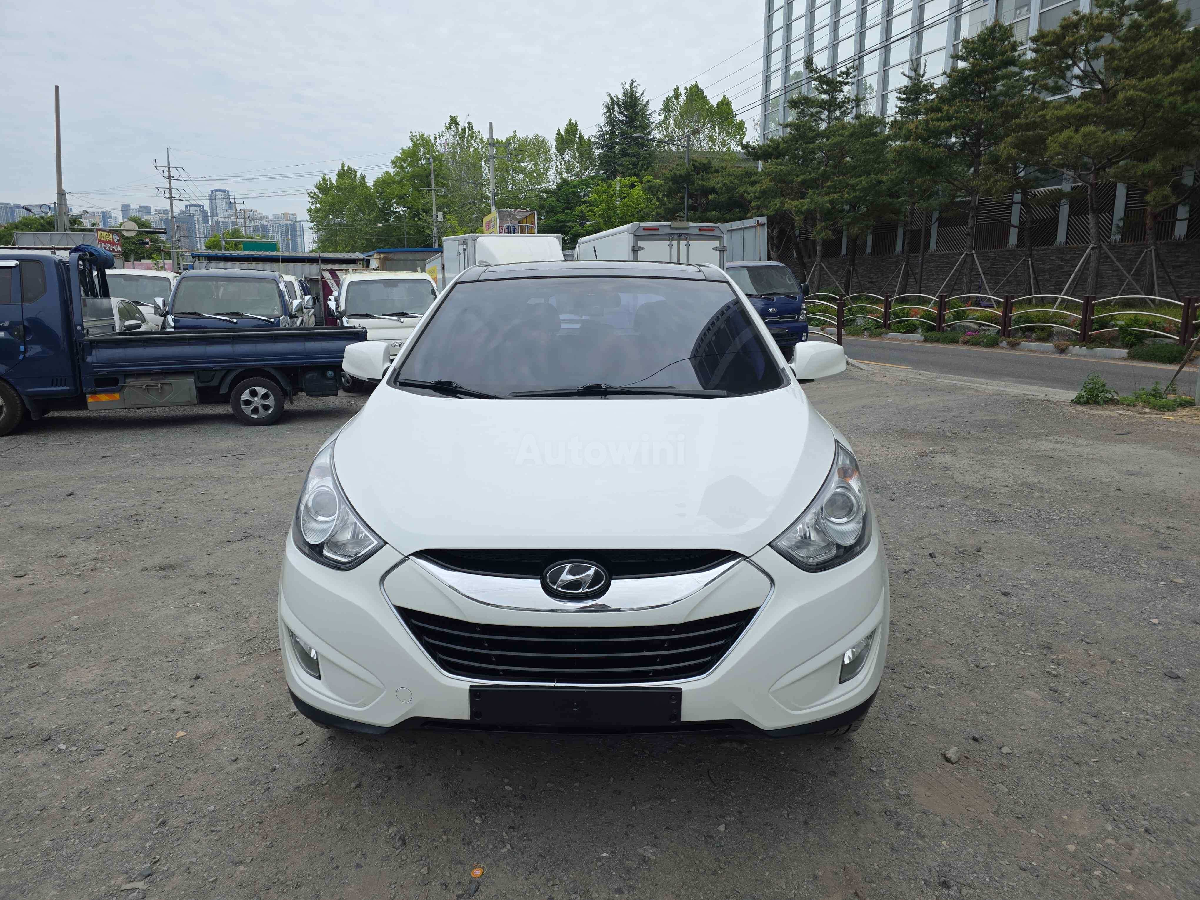 2013 HYUNDAI TUCSON VIN: KMHJT81VBDU695065