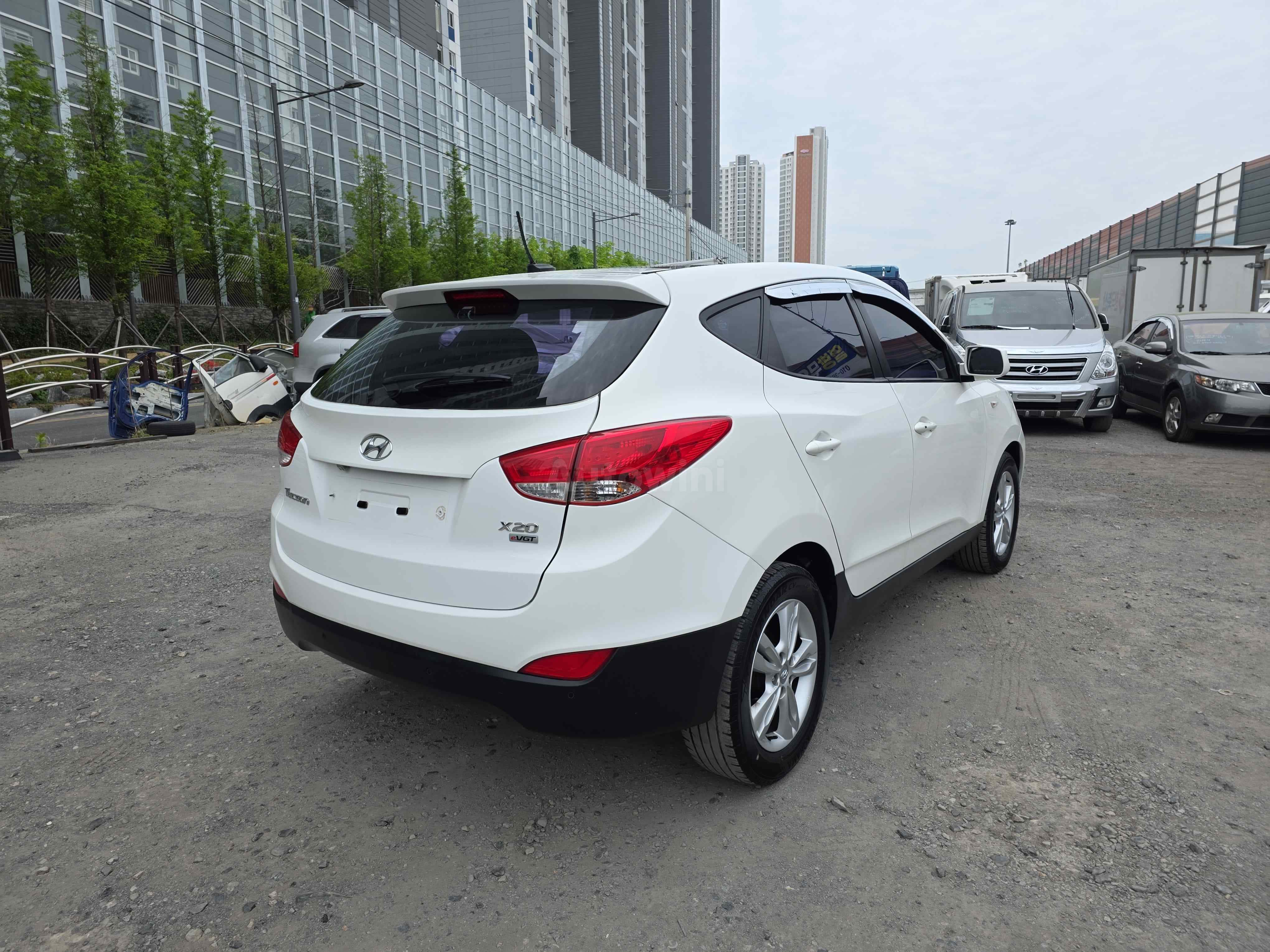 2013 HYUNDAI TUCSON VIN: KMHJT81VBDU695065